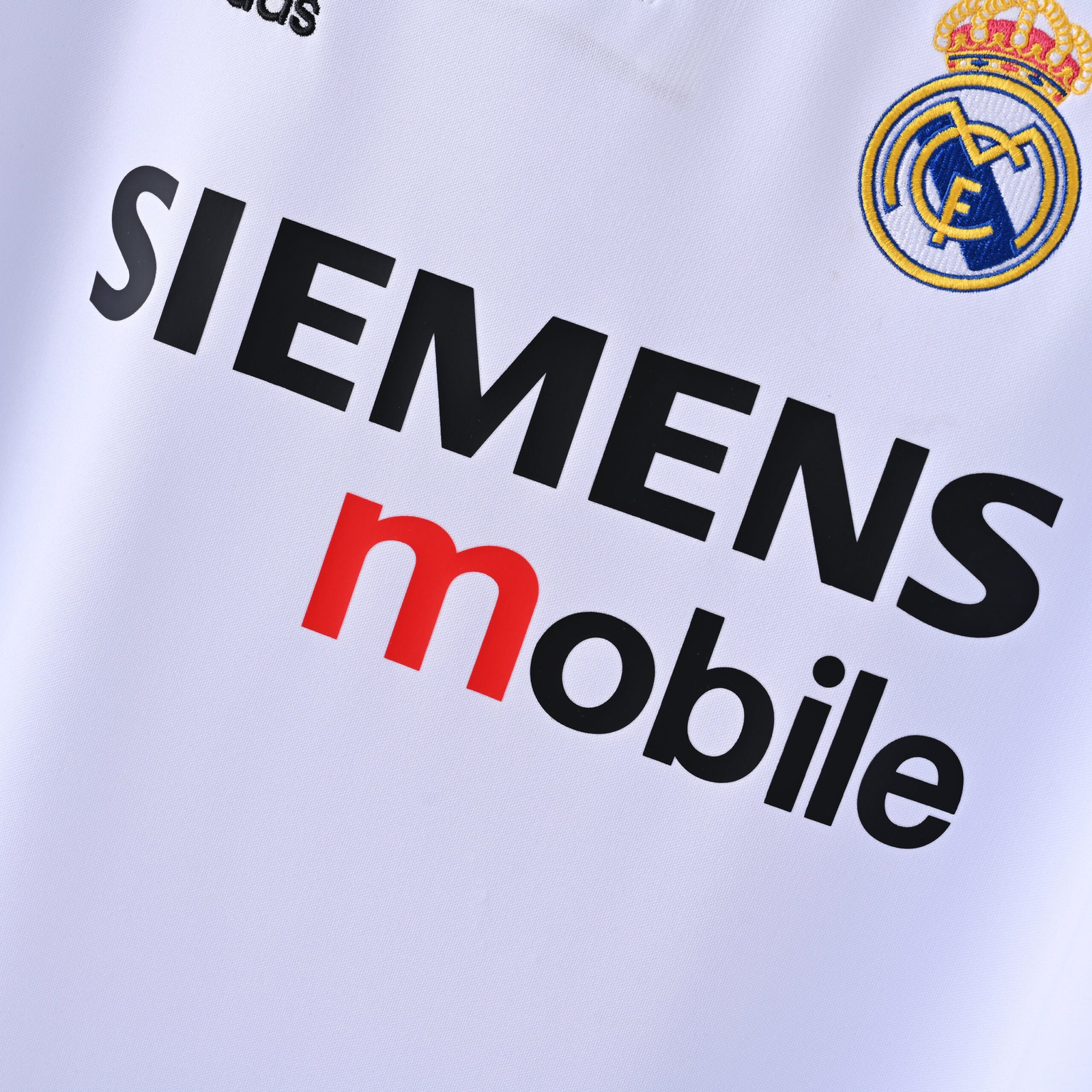 CAMISETA PRIMERA EQUIPACIÓN REAL MADRID 2003/04 - Imagen 6