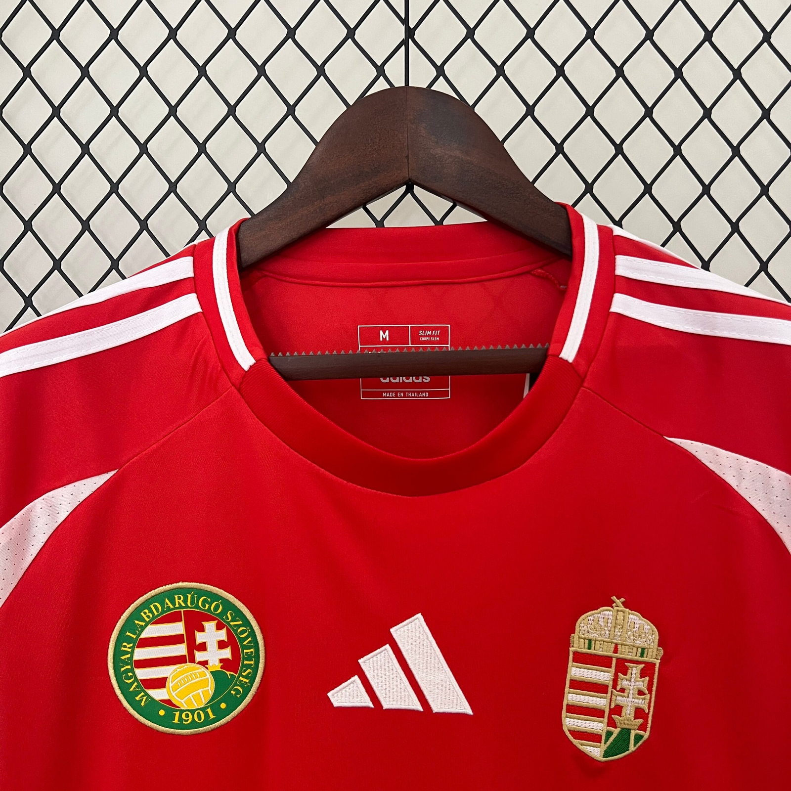 CAMISETA PRIMERA EQUIPACIÓN HUNGRÍA 2024 VERSIÓN FAN - Imagen 2