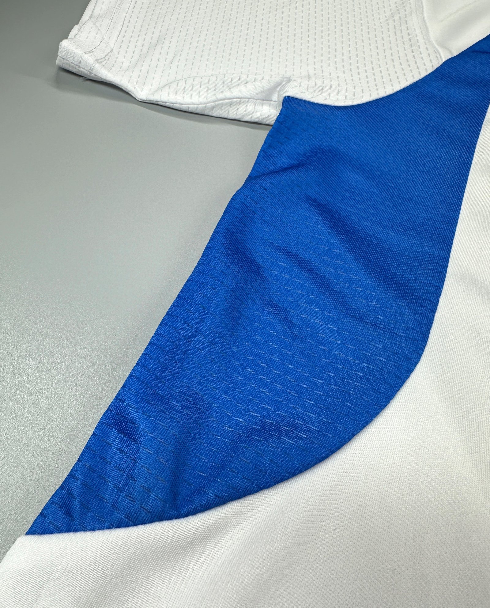 CAMISETA SEGUNDA EQUIPACIÓN VENEZUELA 2024 VERSIÓN FAN - Imagen 7