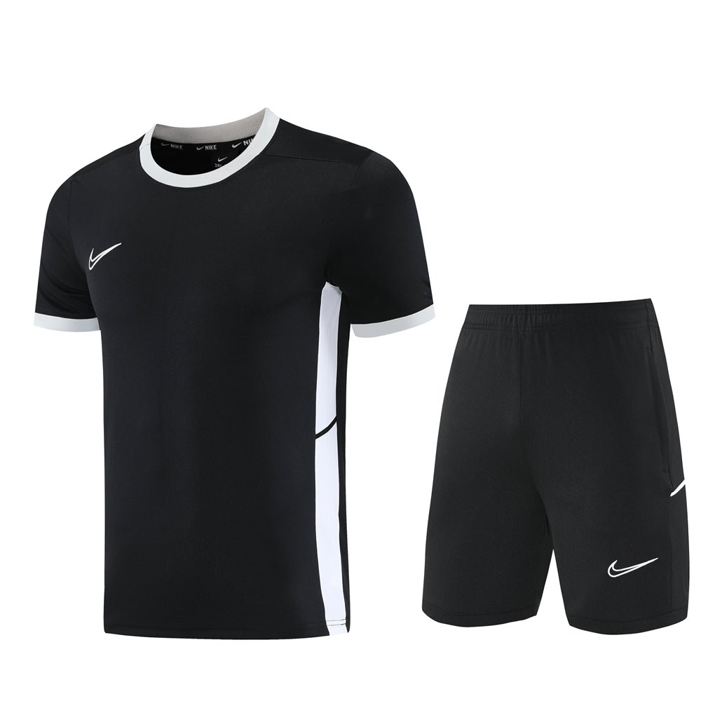 CONJUNTO DE ENTRENAMIENTO NIKE