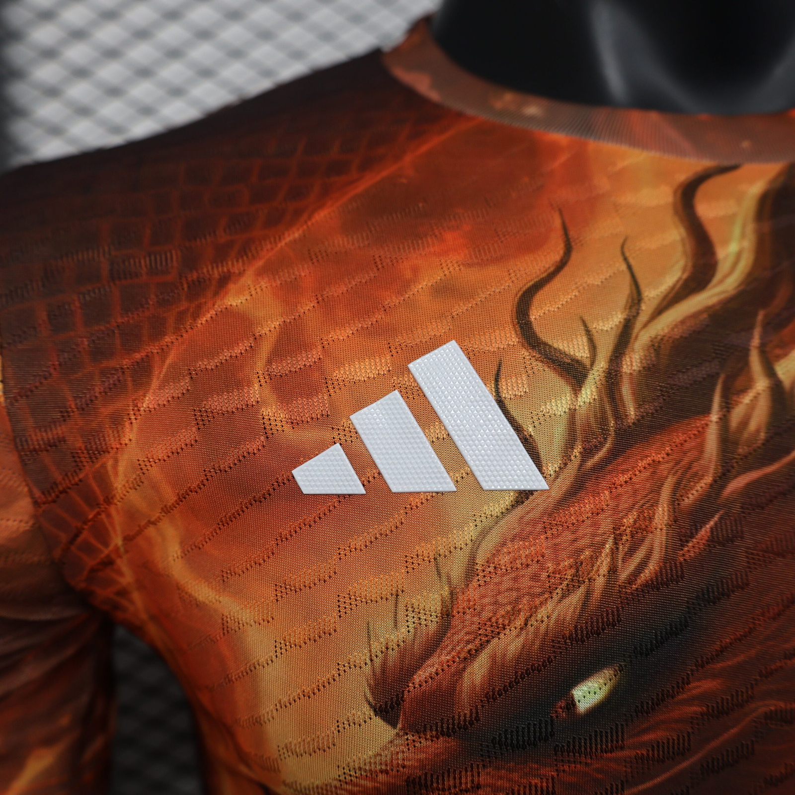 CAMISETA CONCEPTO REAL MADRID 24/25 VERSIÓN JUGADOR - Imagen 3