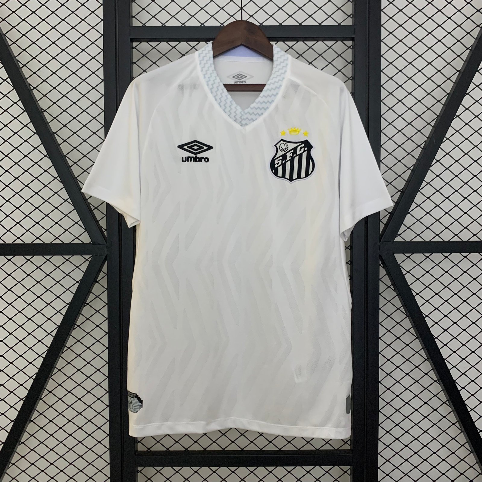 CAMISETA PRIMERA EQUIPACIÓN SANTOS 2025 VERSIÓN FAN