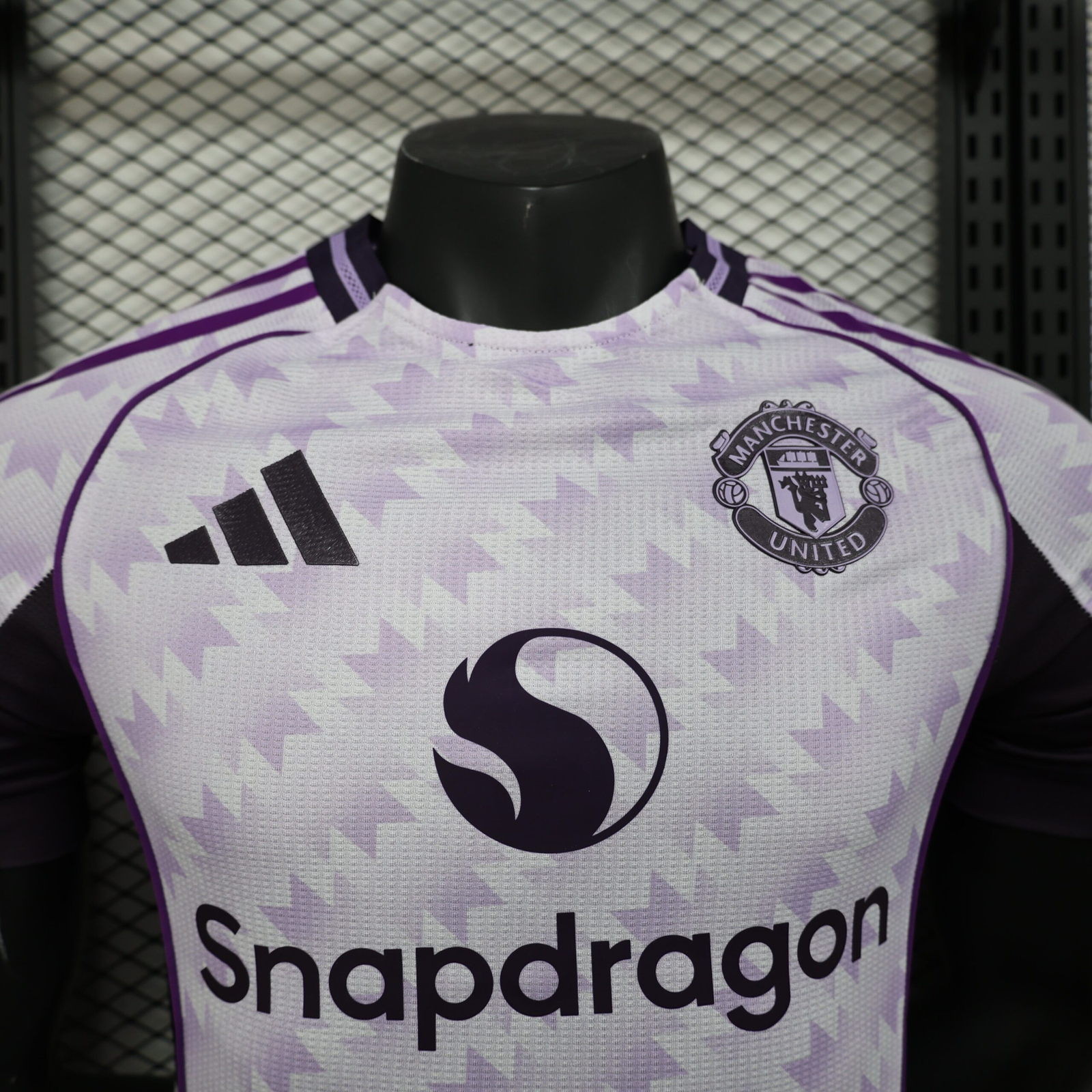 CAMISETA CONCEPTO MANCHESTER UNITED 25/26 VERSIÓN JUGADOR - Imagen 2