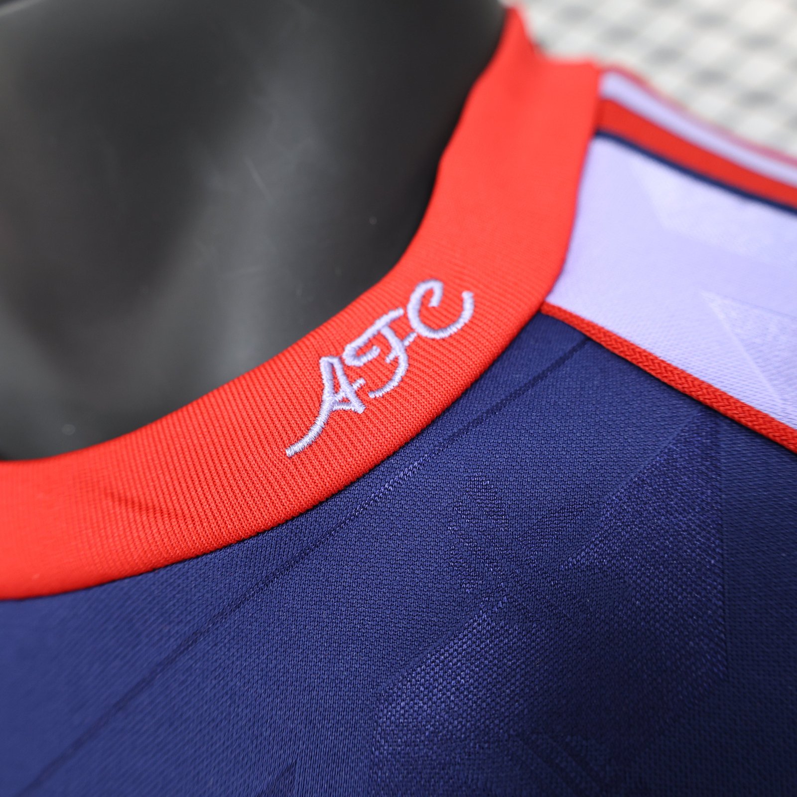 CAMISETA EDICIÓN ESPECIAL ARSENAL 24/25 VERSIÓN JUGADOR - Imagen 3