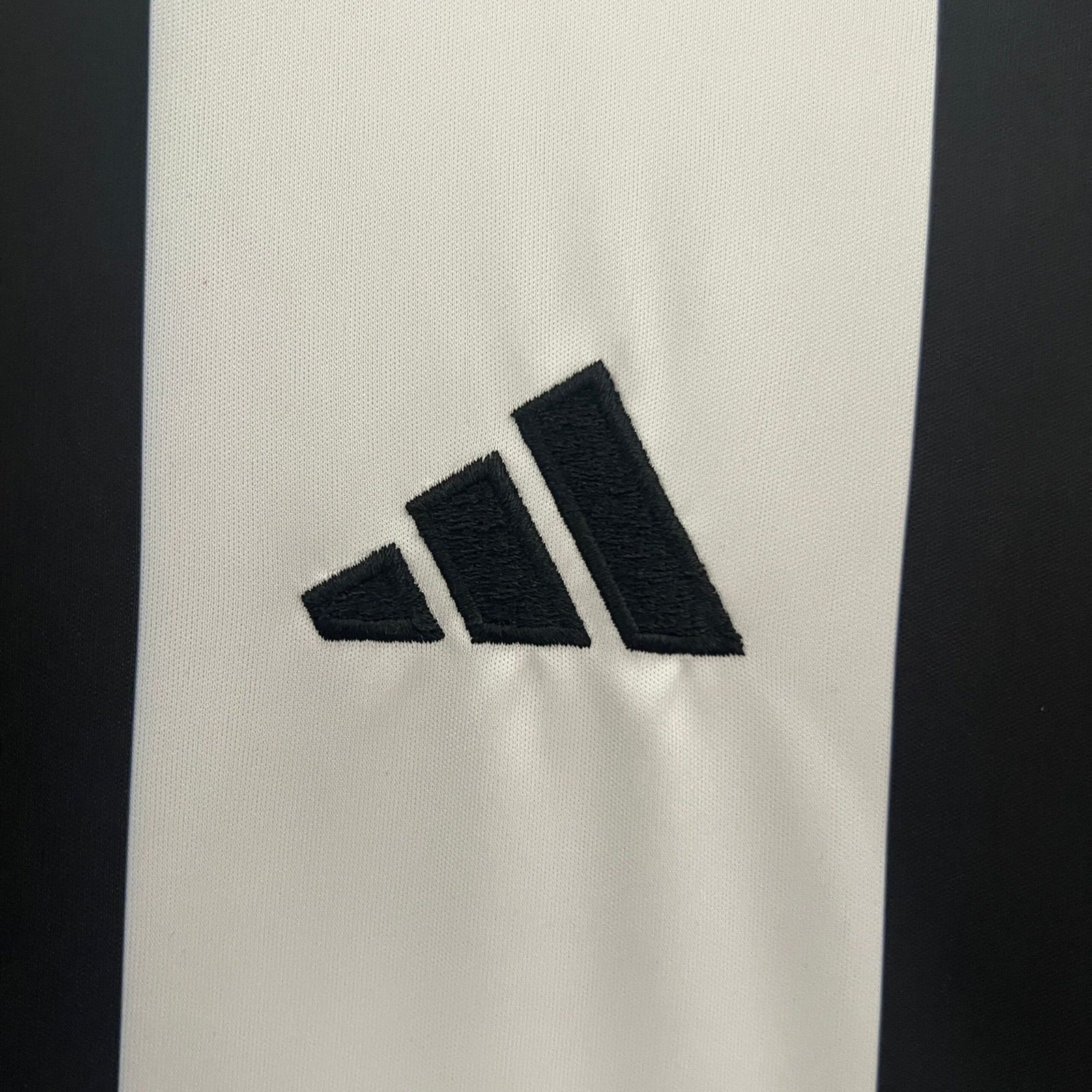 CAMISETA PRIMERA EQUIPACIÓN NEWCASTLE 24/25 VERSIÓN FAN - Imagen 3