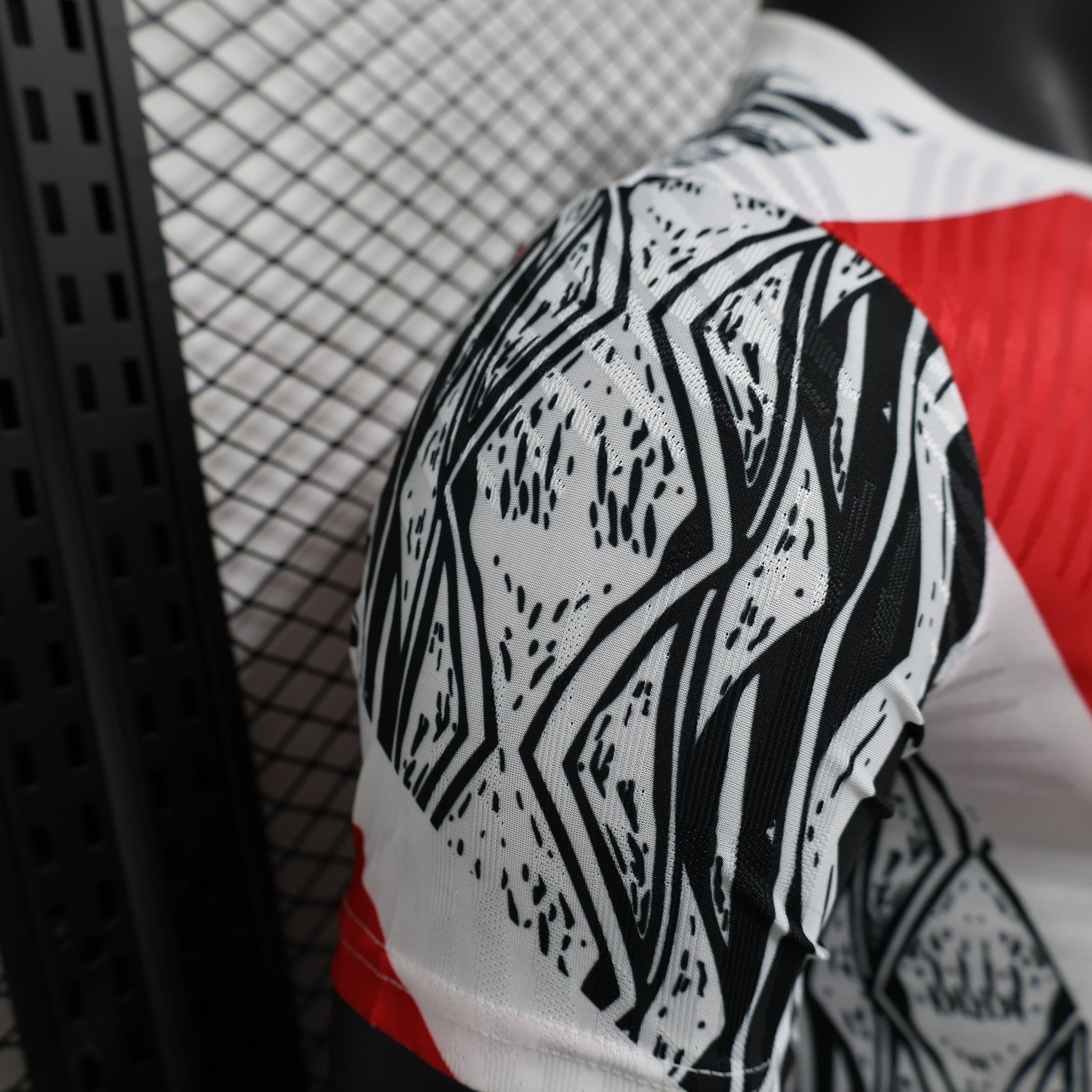 CAMISETA ENTRENAMIENTO ARSENAL 24/25 VERSIÓN JUGADOR - Imagen 5