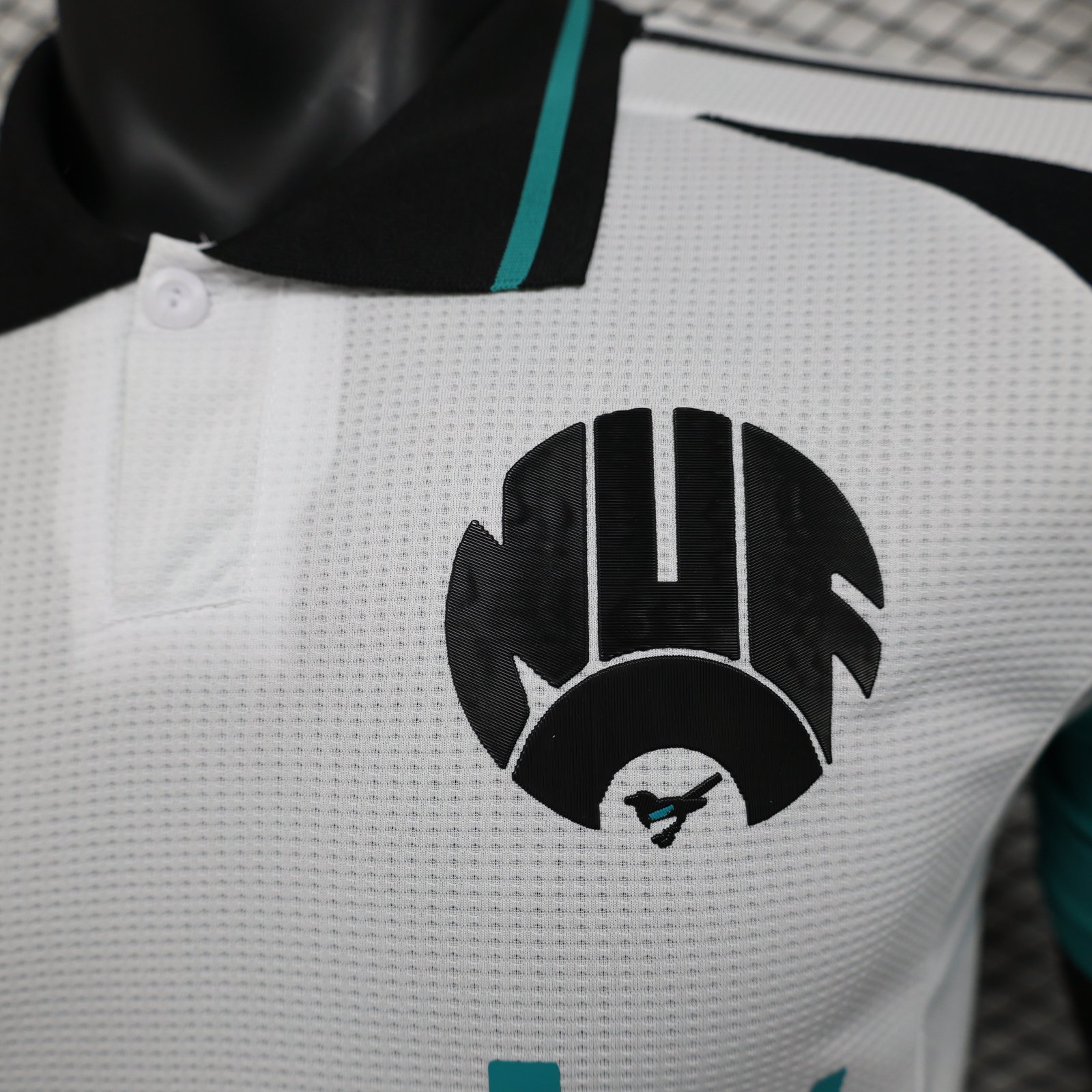 CAMISETA TERCERA EQUIPACIÓN NEWCASTLE 24/25 VERSIÓN JUGADOR - Imagen 4