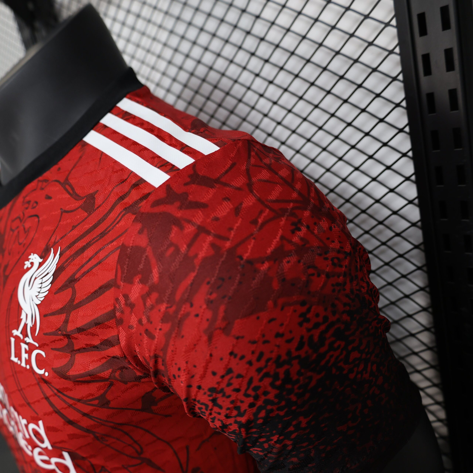 CAMISETA CONCEPTO LIVERPOOL 24/25 VERSIÓN JUGADOR - Imagen 6