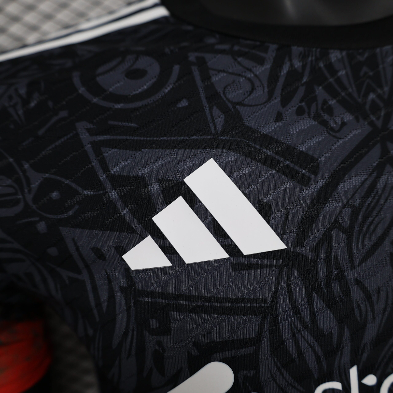 CAMISETA CONCEPTO LIVERPOOL 24/25 VERSIÓN JUGADOR - Imagen 3
