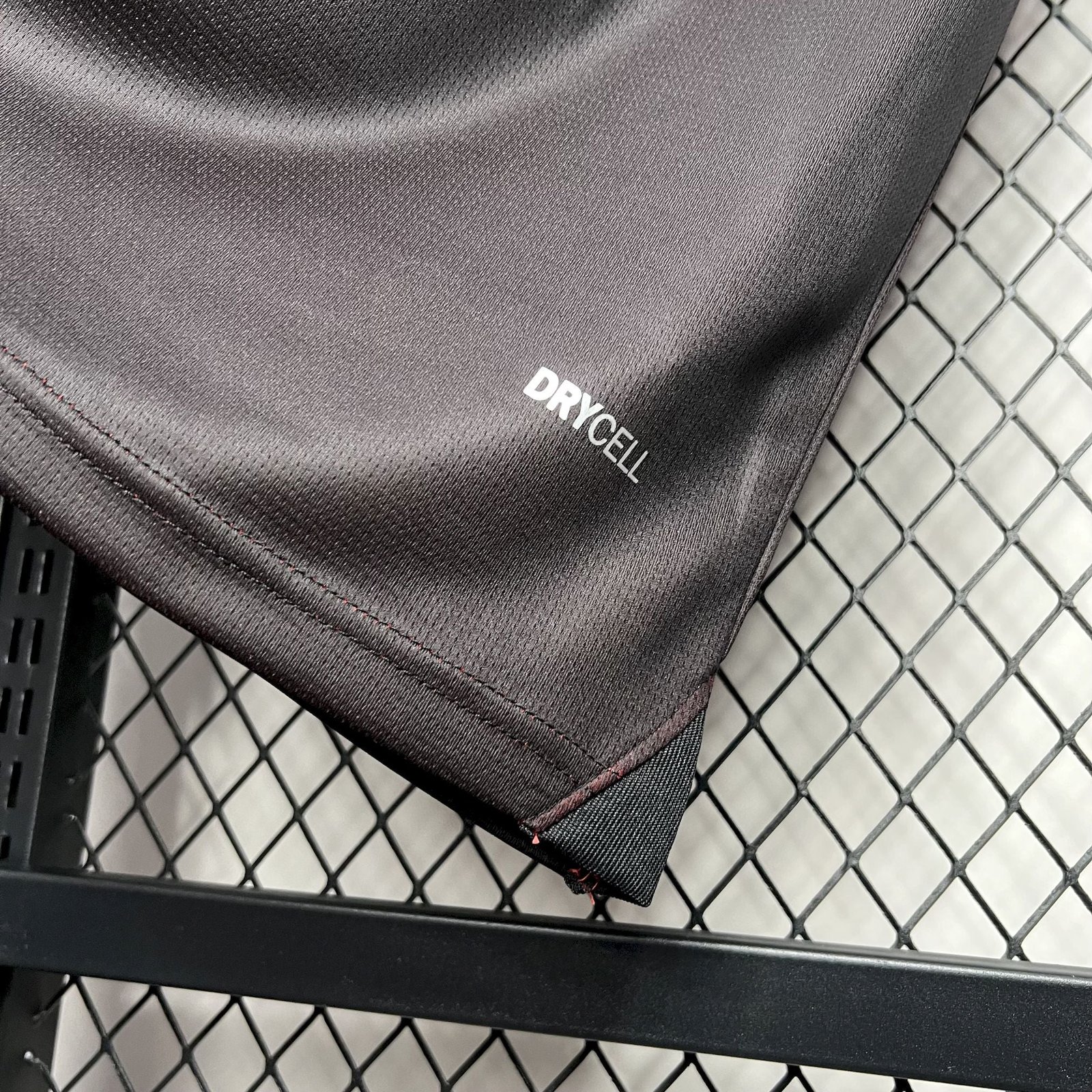 CAMISETA CONCEPTO AC MILAN 24/25 VERSIÓN FAN - Imagen 7