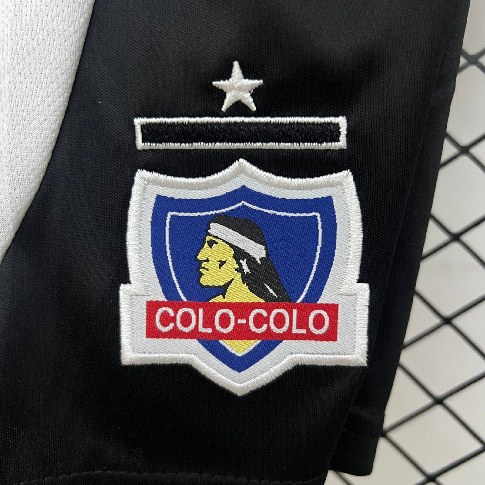 CAMISETA PRIMERA EQUIPACIÓN COLO COLO 2025 VERSIÓN INFANTIL - Imagen 7