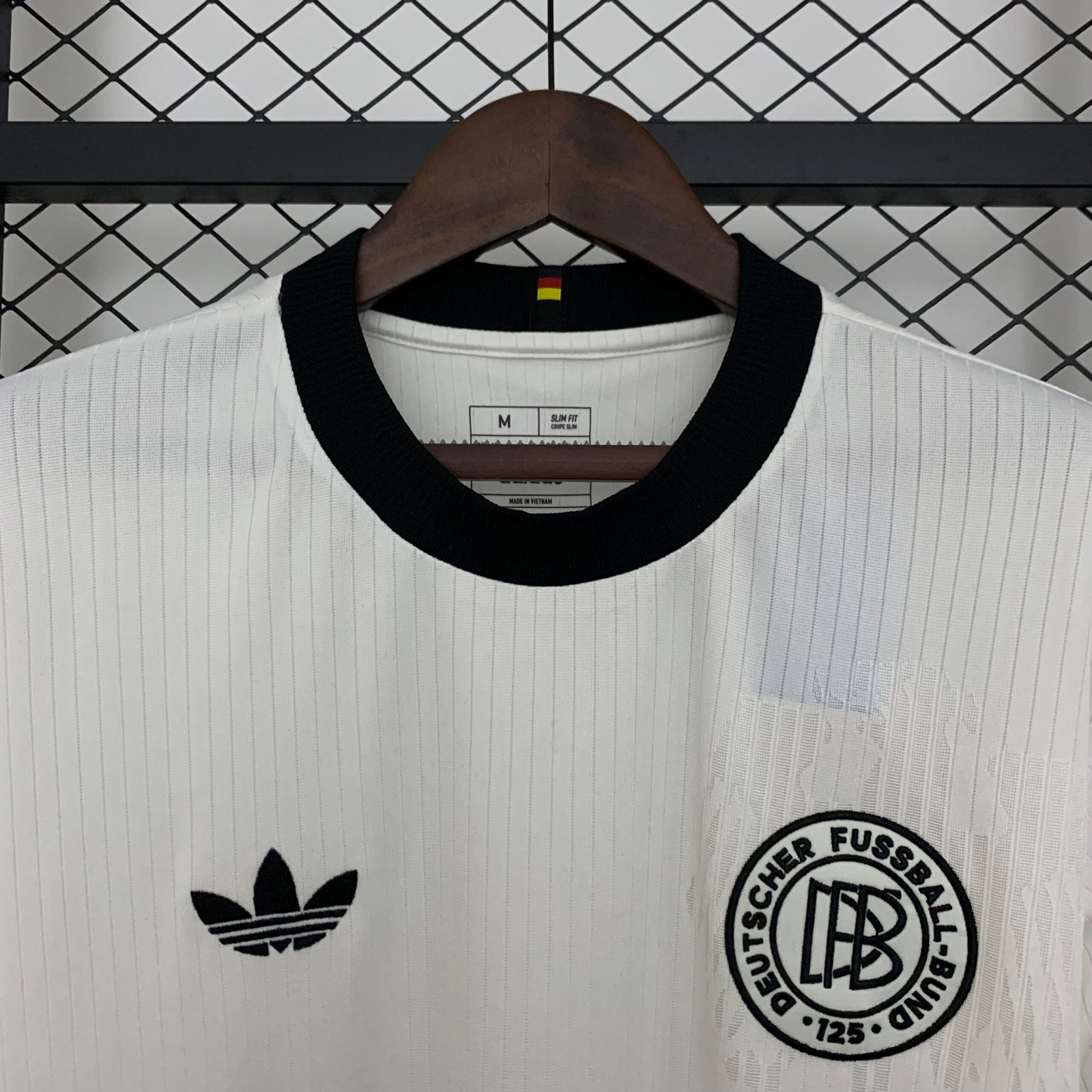 CAMISETA EDICIÓN ESPECIAL ALEMANIA 2025 VERSIÓN FAN - Imagen 2