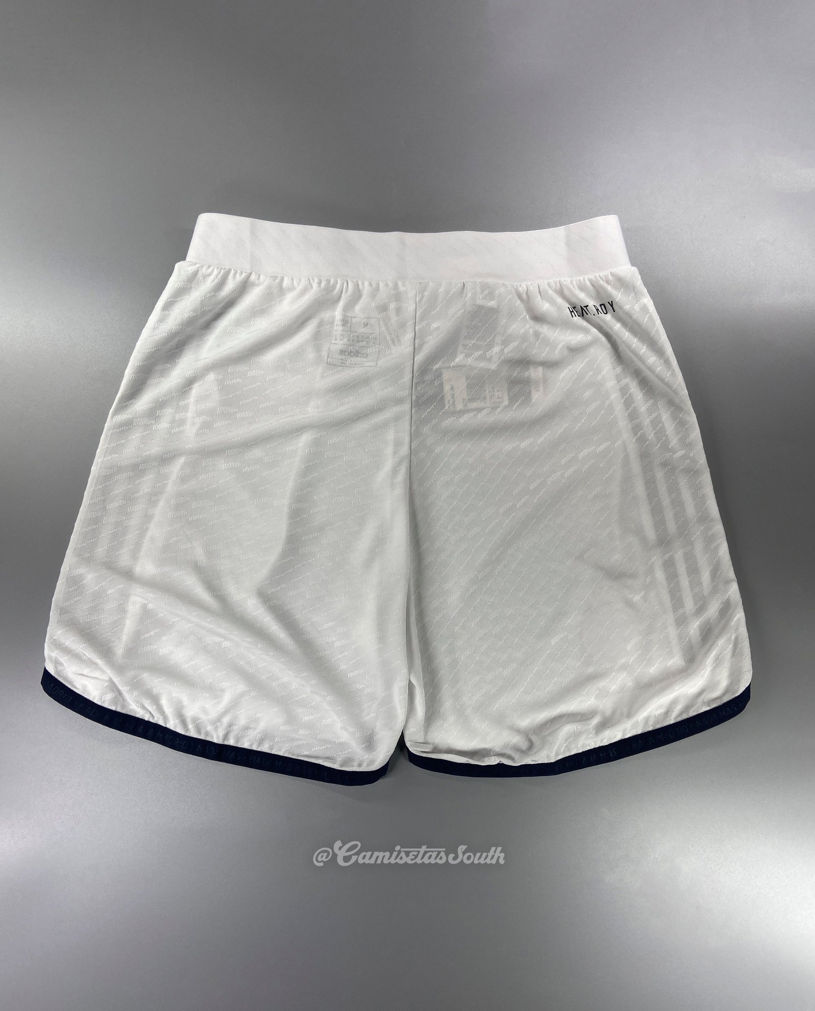 SHORTS PRIMERA EQUIPACIÓN REAL MADRID 23/24 VERSIÓN JUGADOR - Imagen 5