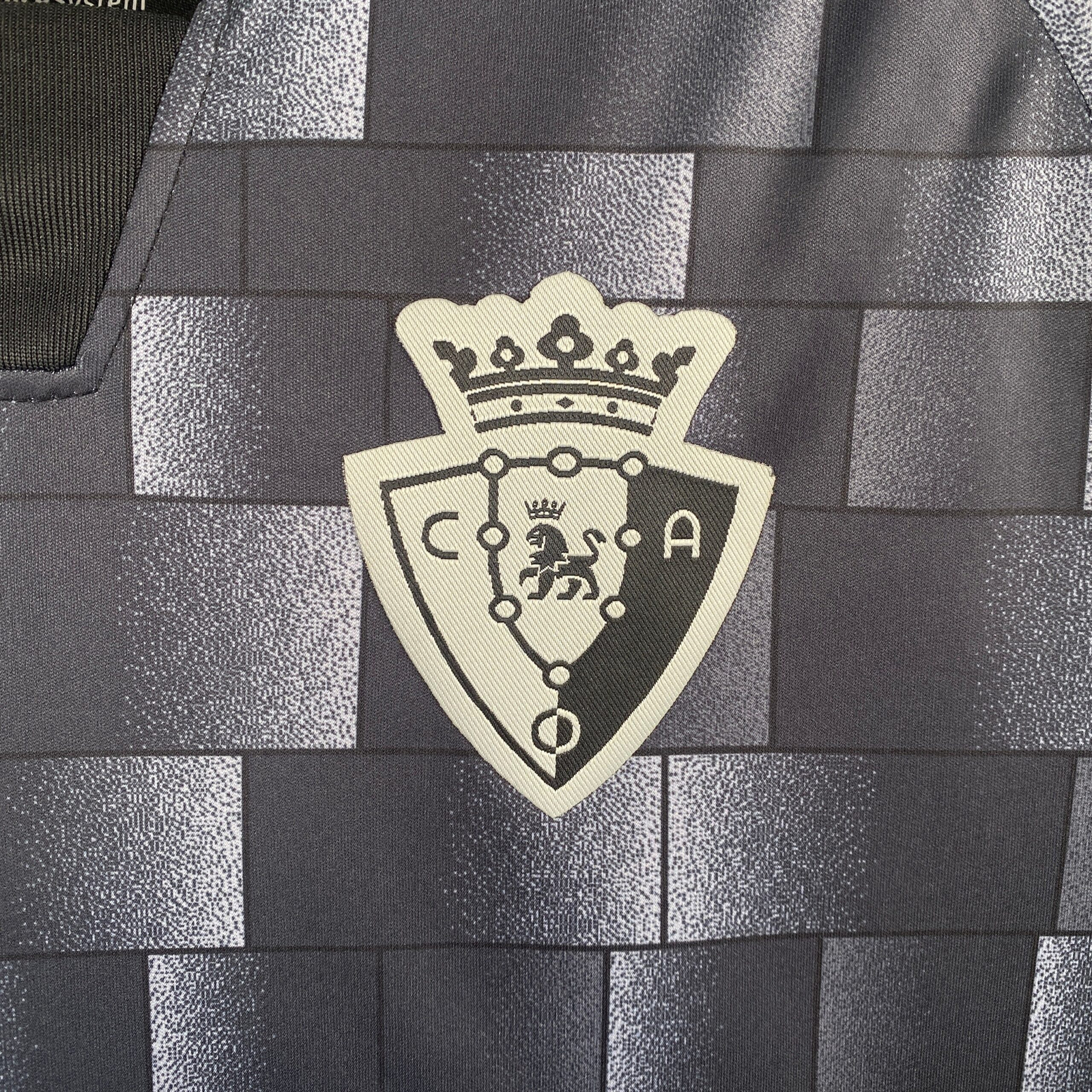 CAMISETA TERCERA EQUIPACIÓN OSASUNA 24/25 VERSIÓN FAN - Imagen 4