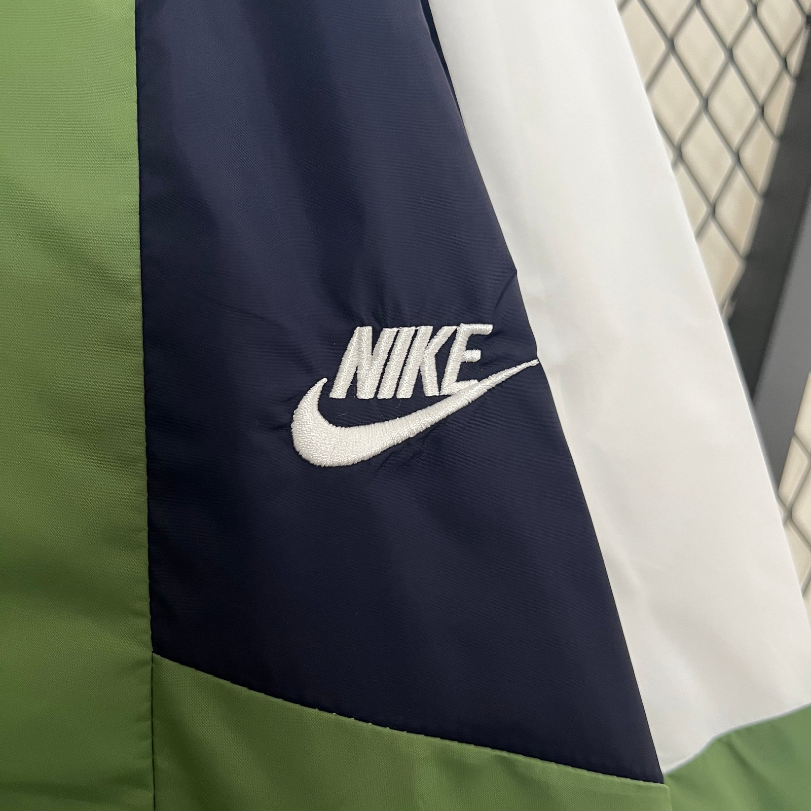 CORTAVIENTOS NIKE - Imagen 3
