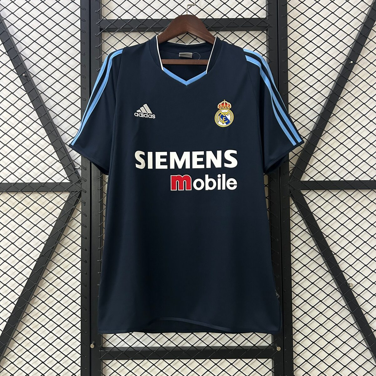 CAMISETA SEGUNDA EQUIPACIÓN REAL MADRID 2003/04
