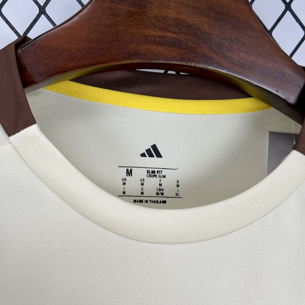 CAMISETA SEGUNDA EQUIPACIÓN DC UNITED 2025 VERSIÓN FAN - Imagen 5