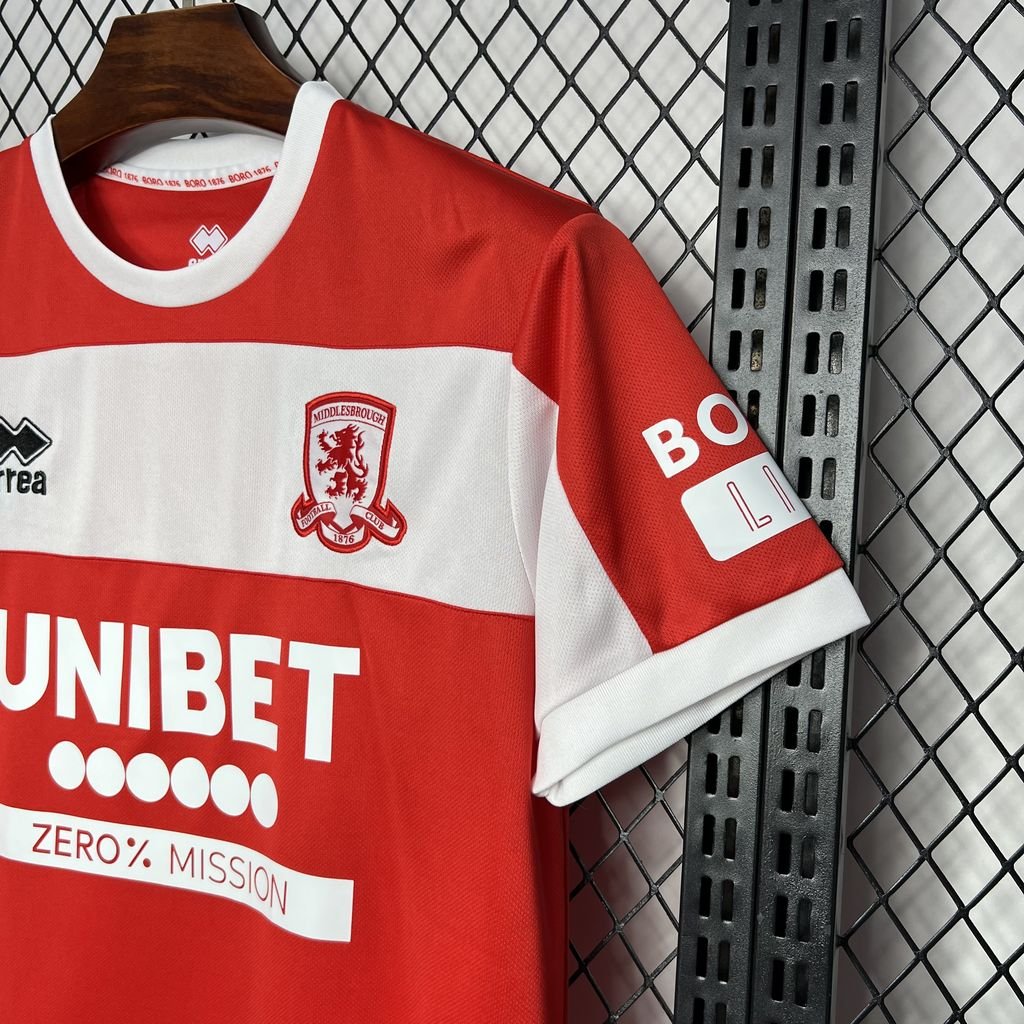 CAMISETA PRIMERA EQUIPACIÓN MIDDLESBROUGH 24/25 VERSIÓN FAN - Imagen 4