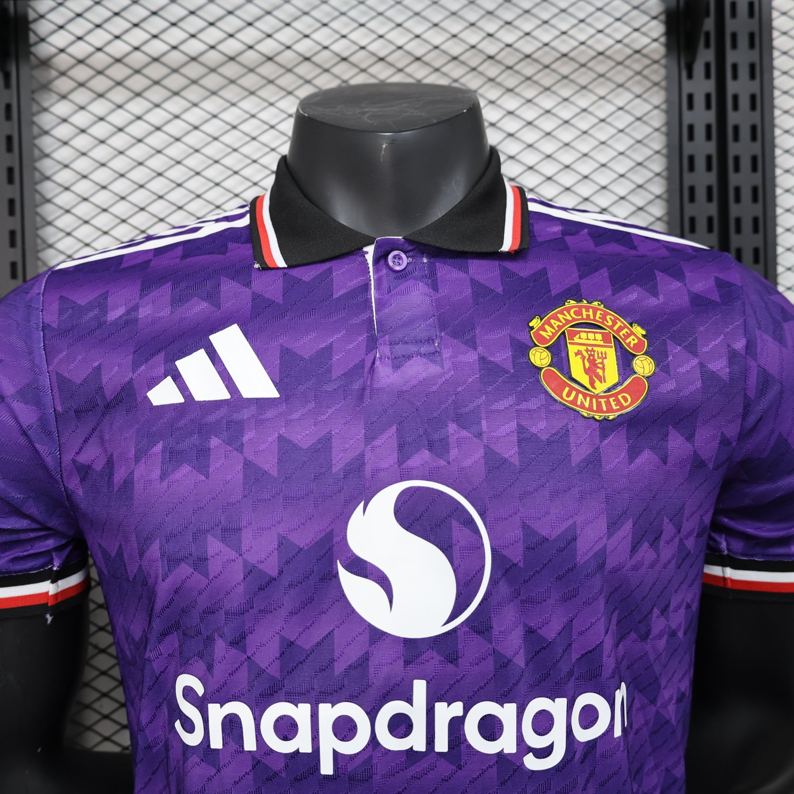 CAMISETA CONCEPTO MANCHESTER UNITED 24/25 VERSIÓN JUGADOR - Imagen 2