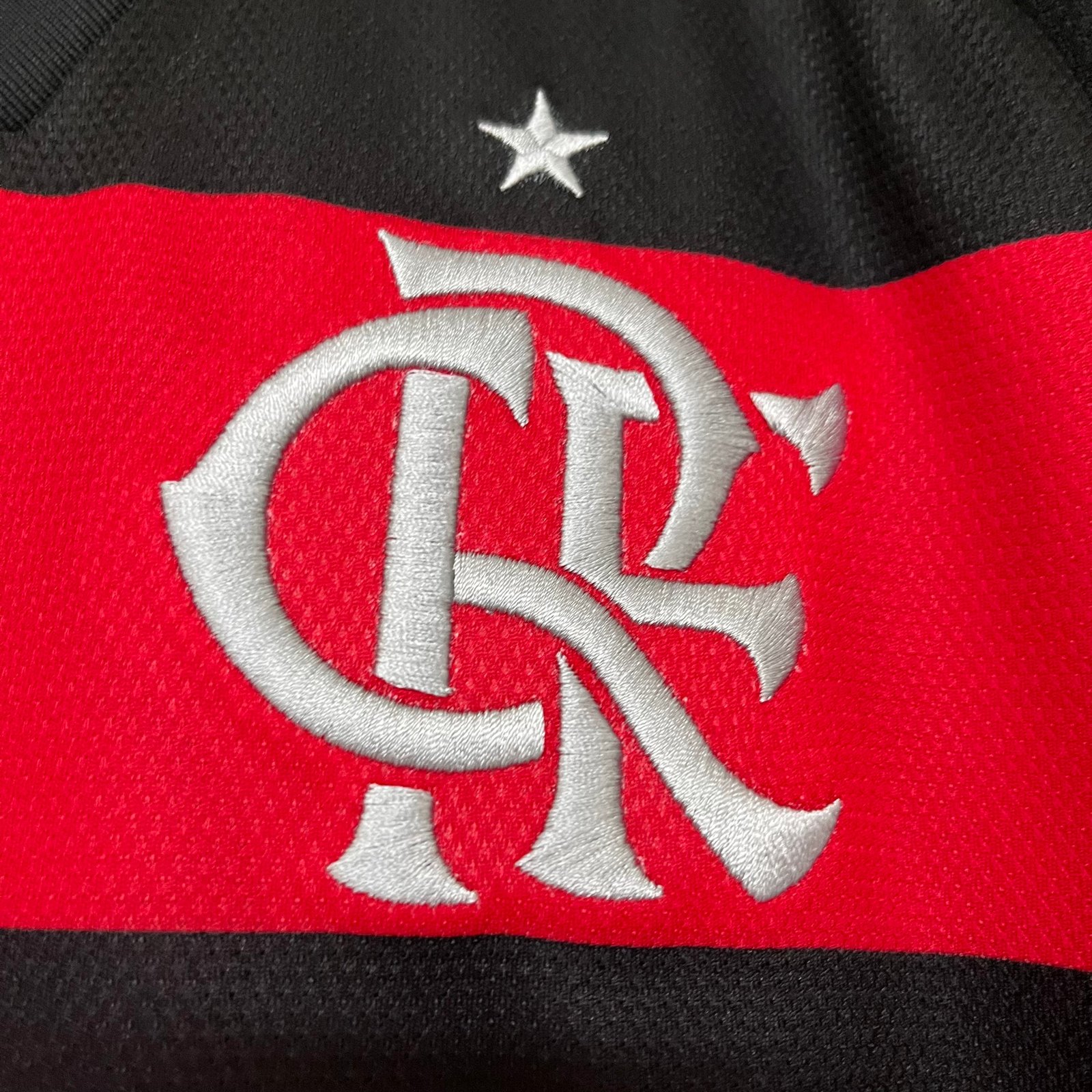 CAMISETA PRIMERA EQUIPACIÓN FLAMENGO 2024 VERSIÓN FAN - Imagen 6