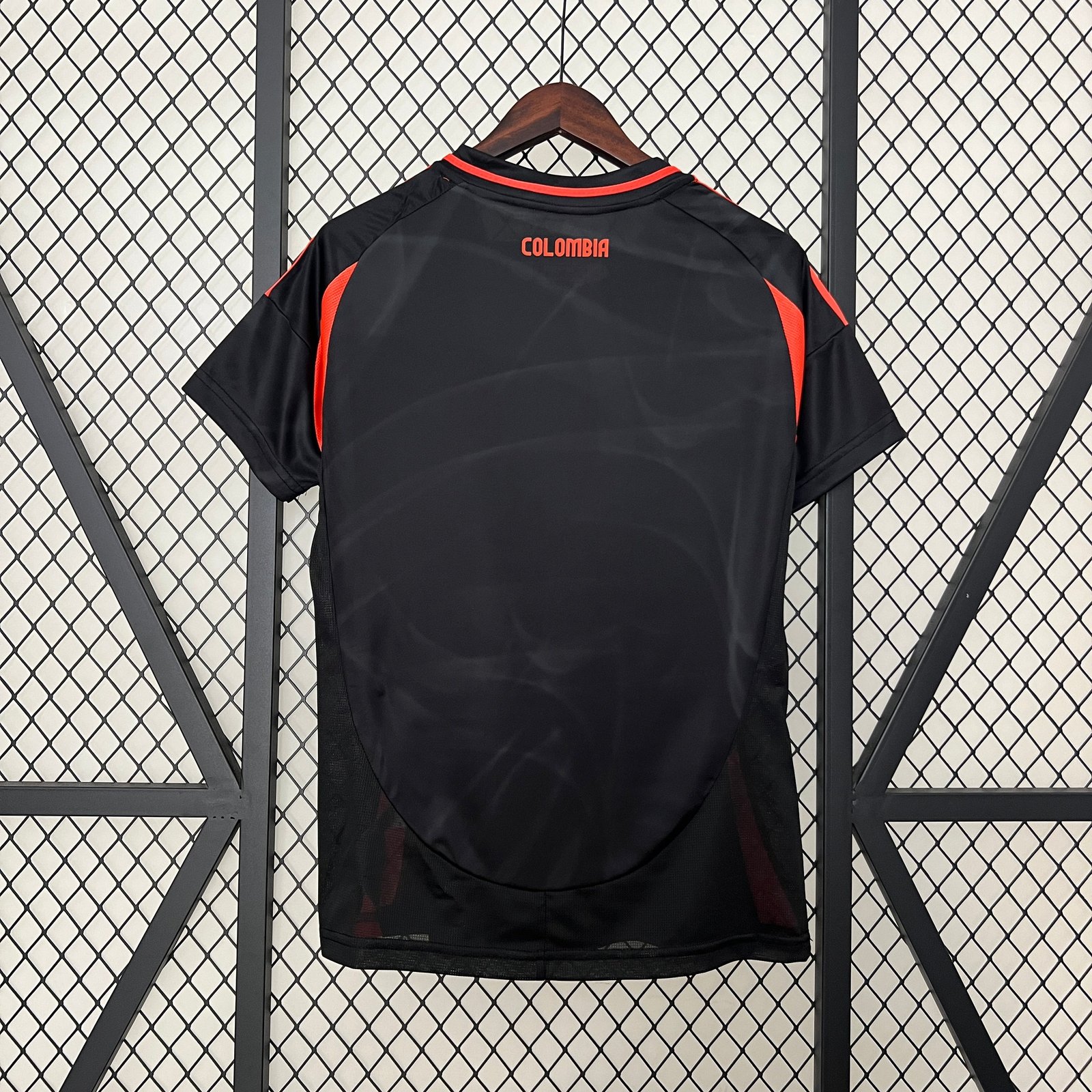CAMISETA SEGUNDA EQUIPACIÓN COLOMBIA 2024 VERSIÓN FEMENINA - Imagen 7