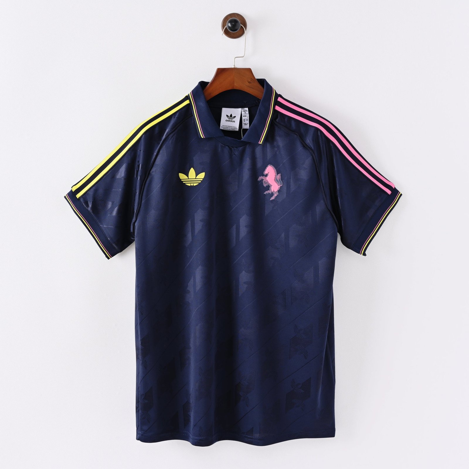 CAMISETA EDICIÓN ESPECIAL JUVENTUS 24/25 VERSIÓN FAN