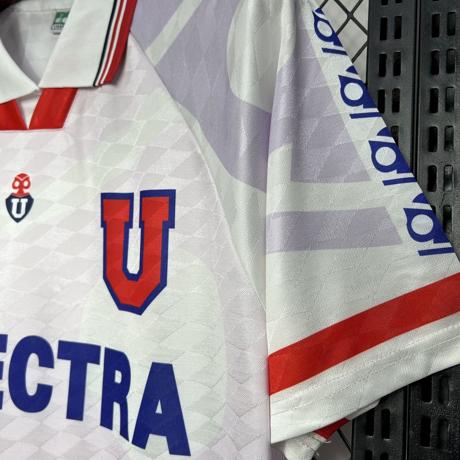 CAMISETA SEGUNDA EQUIPACIÓN U. DE CHILE 1996 - Imagen 4