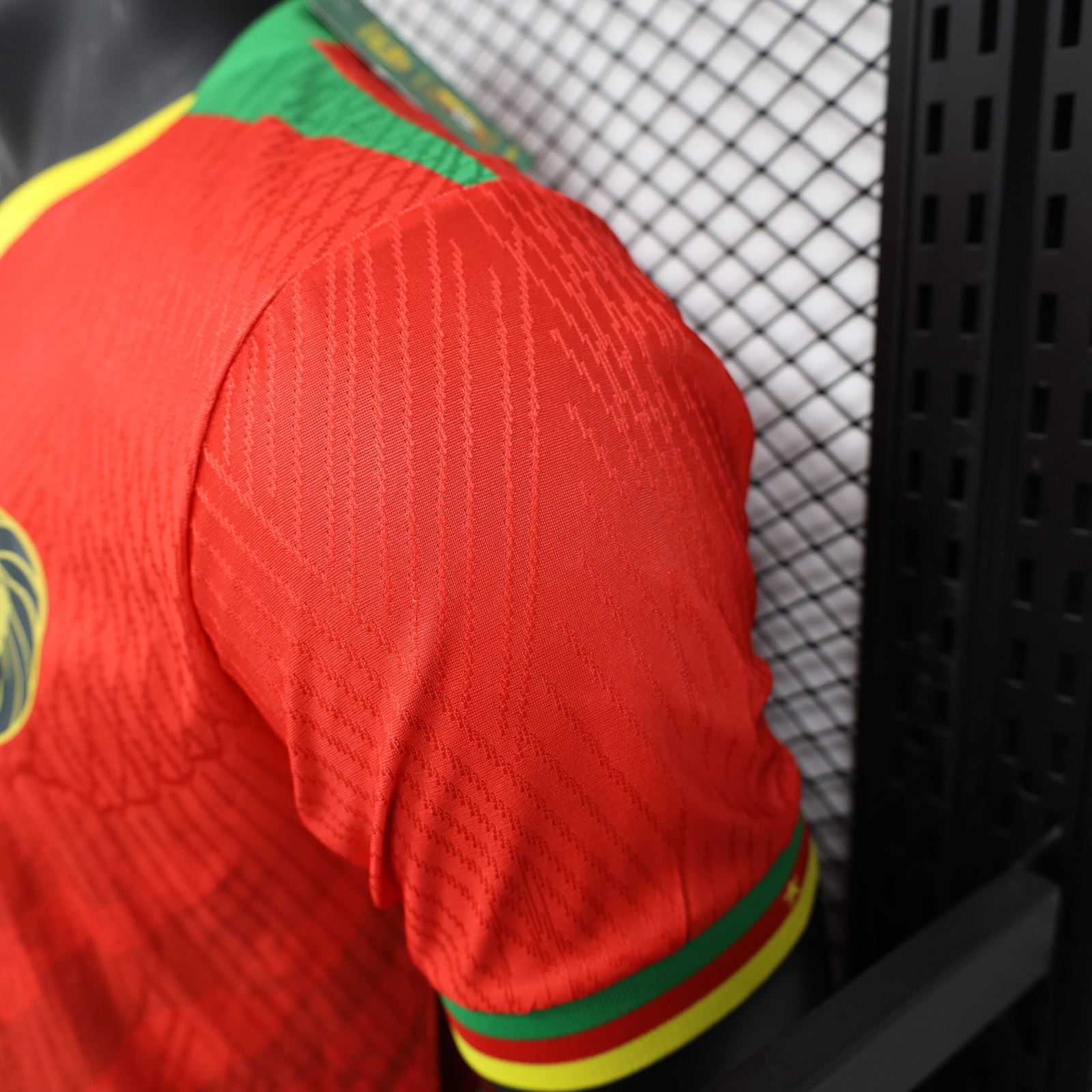 CAMISETA SEGUNDA EQUIPACIÓN CAMERÚN 2025 VERSIÓN JUGADOR - Imagen 7