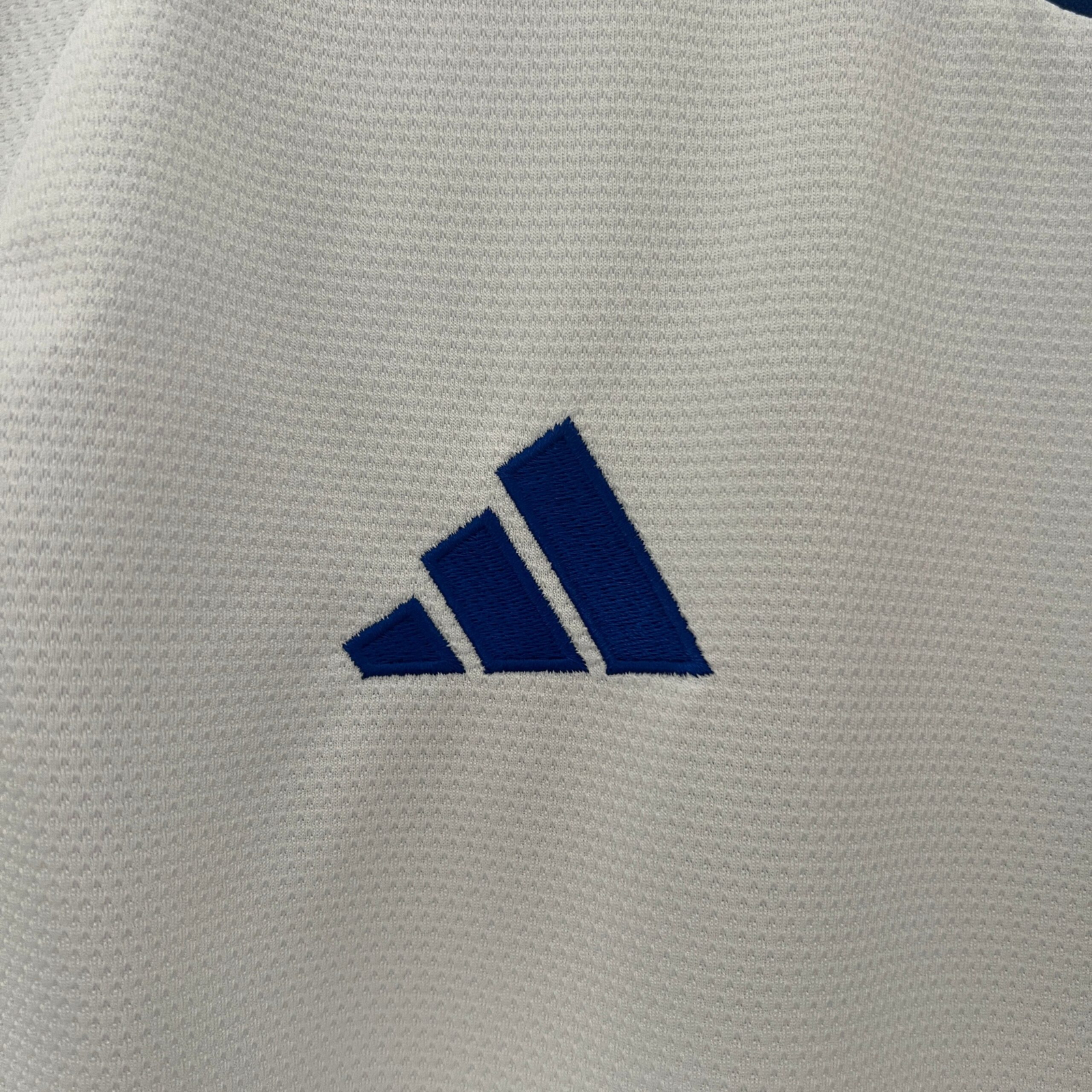 CAMISETA SEGUNDA EQUIPACIÓN CRUZEIRO 2024 VERSIÓN FAN - Imagen 4