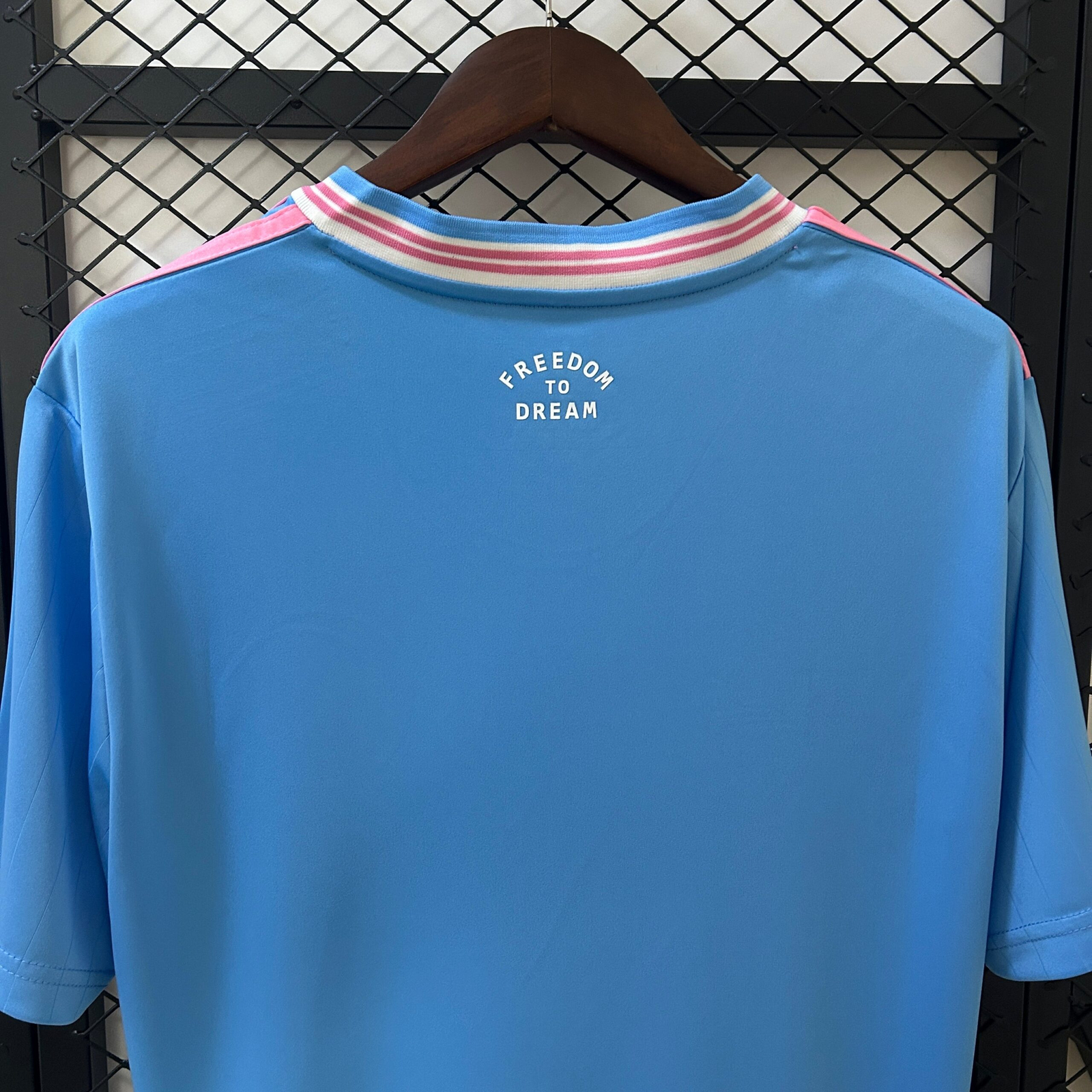 CAMISETA TERCERA EQUIPACIÓN INTER DE MIAMI 2025 VERSIÓN FAN - Imagen 8