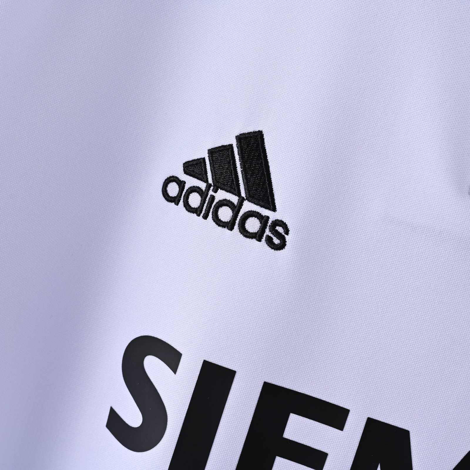 CAMISETA PRIMERA EQUIPACIÓN REAL MADRID 2003/04 - Imagen 3