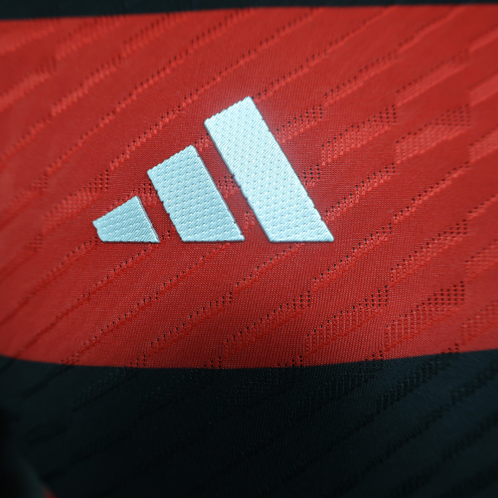 CAMISETA PRIMERA EQUIPACIÓN FLAMENGO 2024 VERSIÓN JUGADOR - Imagen 3