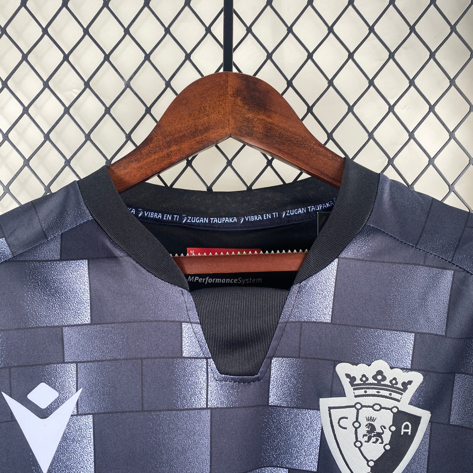 CAMISETA TERCERA EQUIPACIÓN OSASUNA 24/25 VERSIÓN FAN - Imagen 2