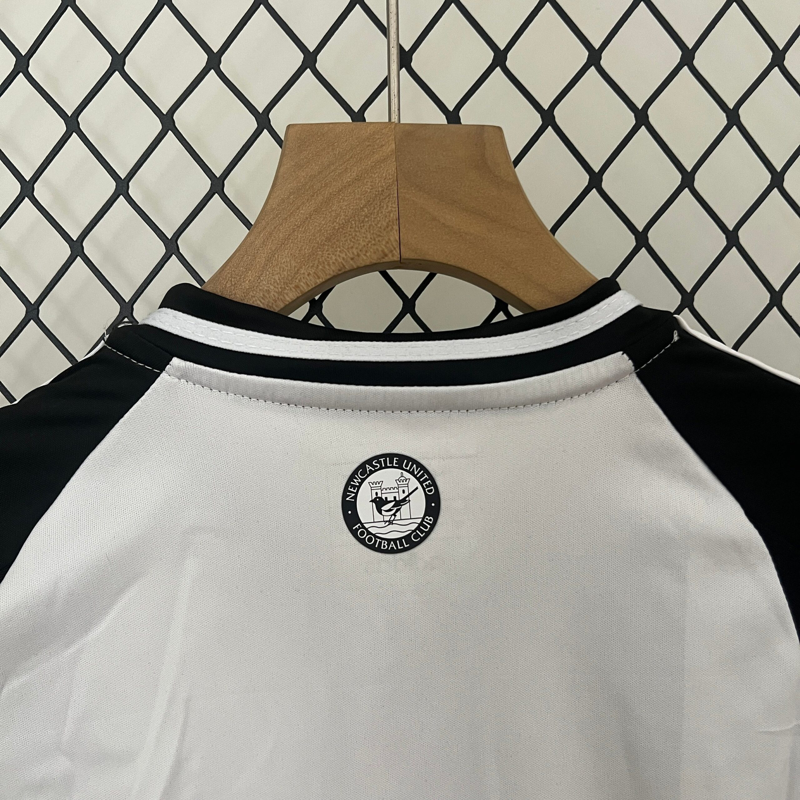 CAMISETA PRIMERA EQUIPACIÓN NEWCASTLE 24/25 VERSIÓN INFANTIL - Imagen 9