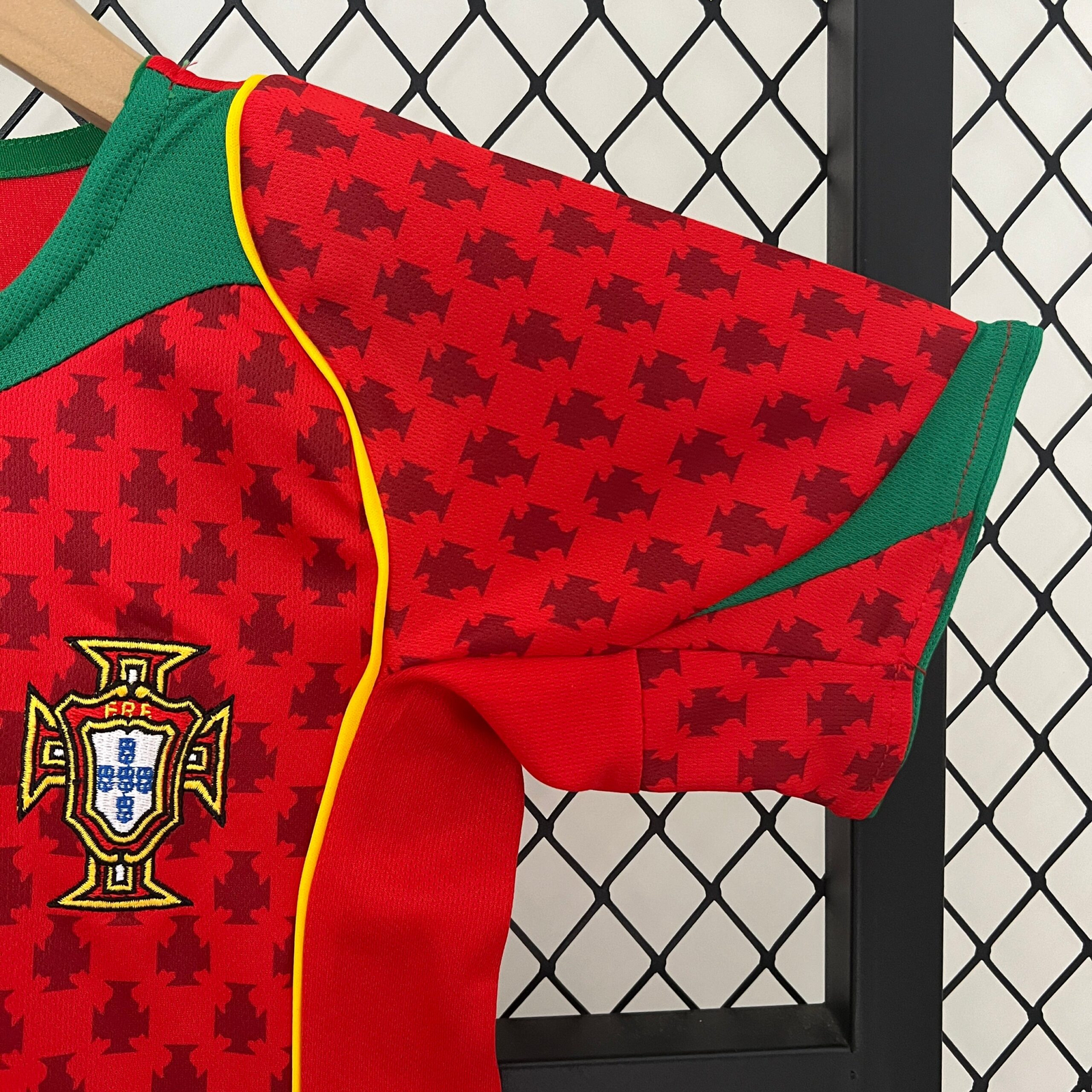 CAMISETA PRIMERA EQUIPACIÓN PORTUGAL 2004 INFANTIL - Imagen 5