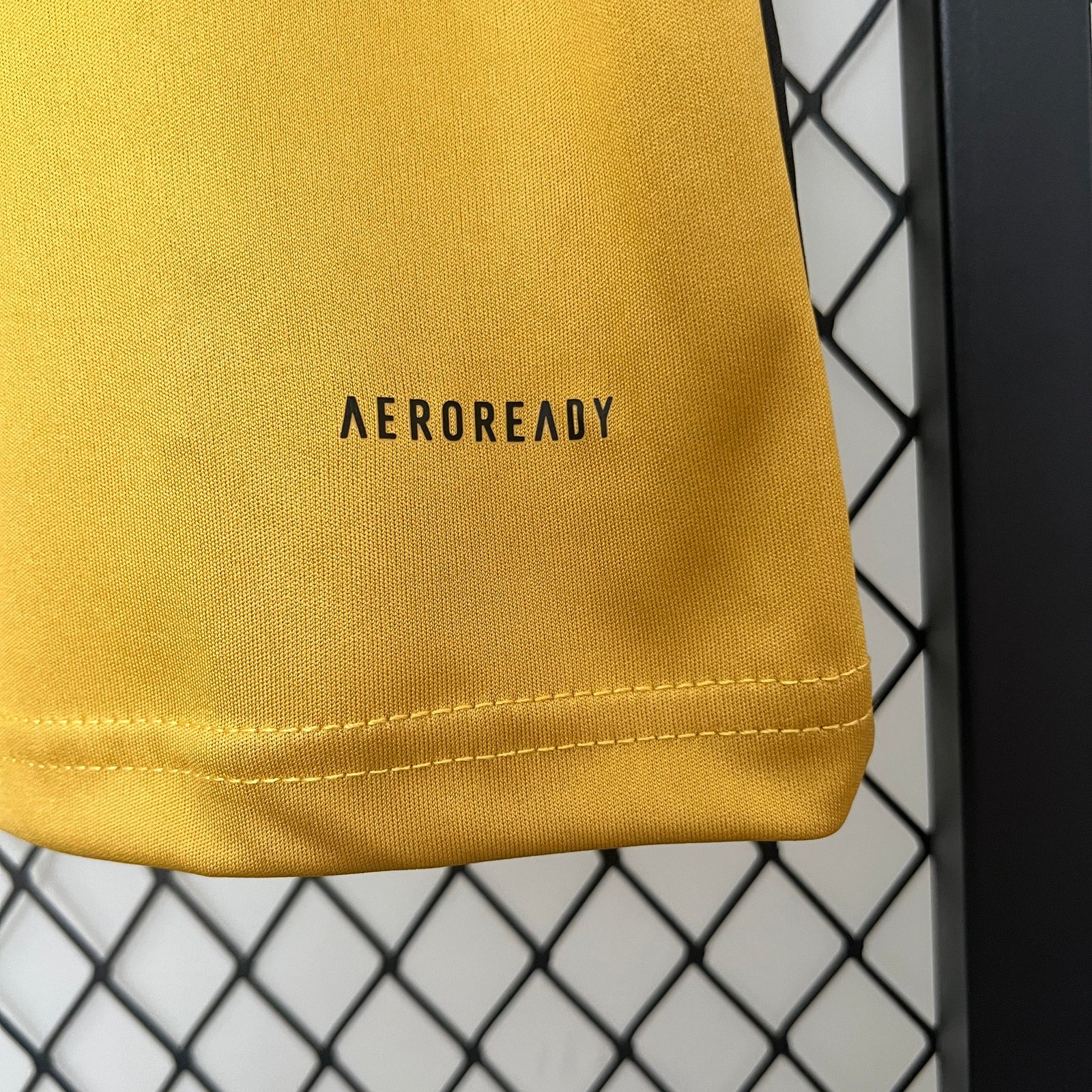 CAMISETA EDICIÓN ESPECIAL COLO COLO 2024 VERSIÓN FAN - Imagen 7