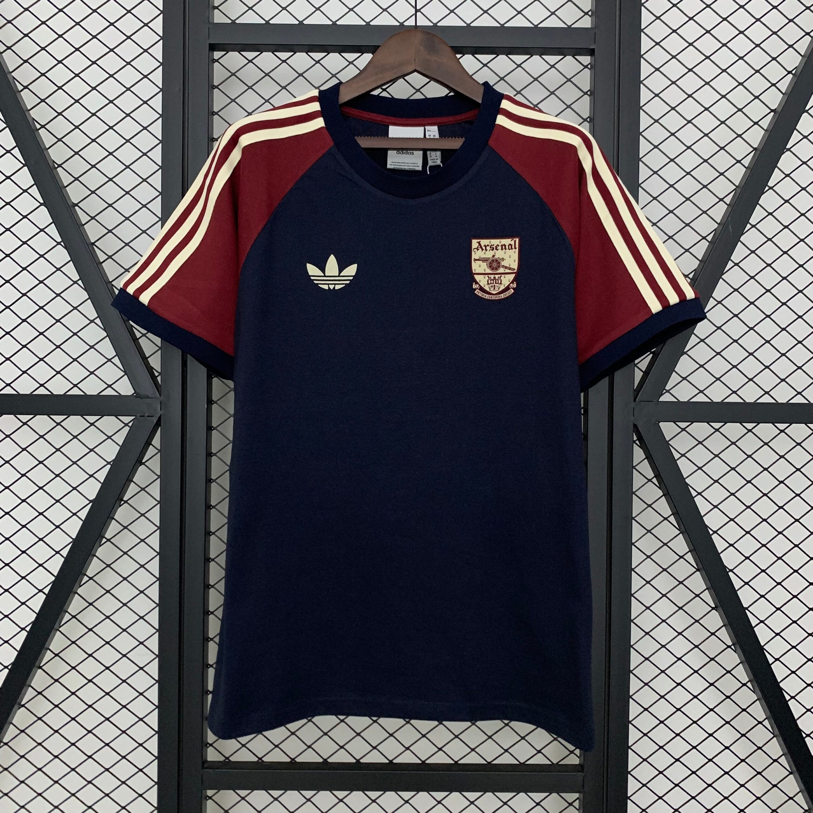 POLERA DE SALIDA ARSENAL 24/25 VERSIÓN FAN