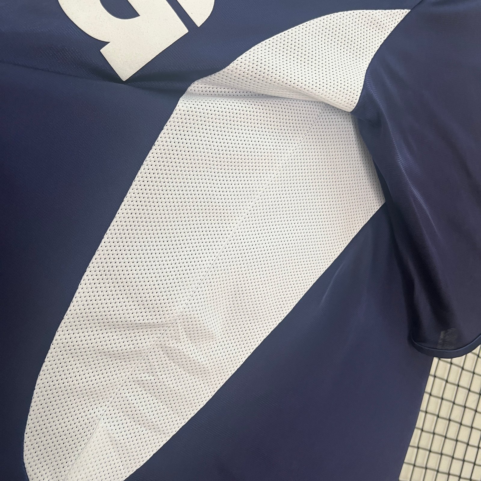 CAMISETA PRIMERA EQUIPACIÓN U. DE CHILE 2003 - Imagen 6