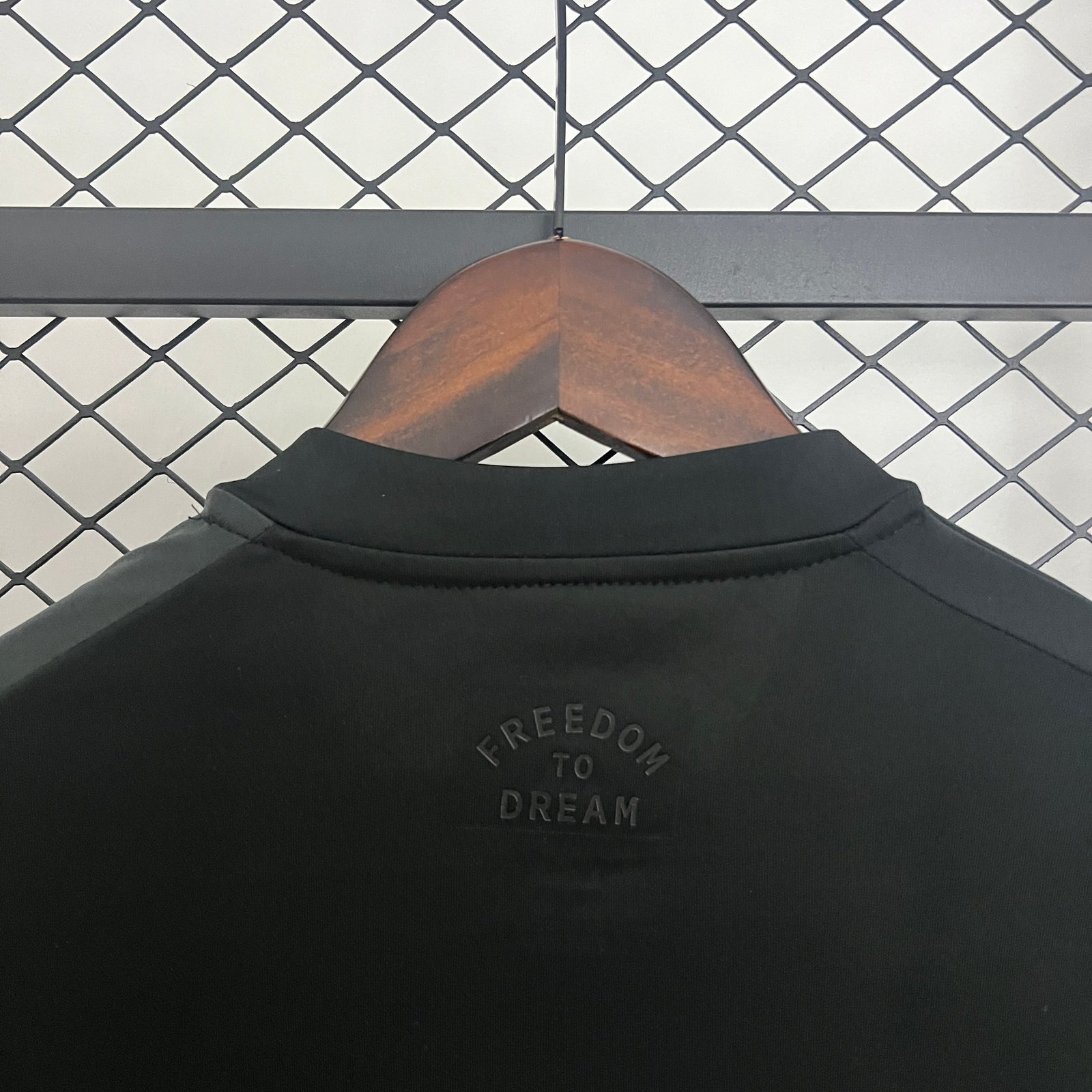 CAMISETA SEGUNDA EQUIPACIÓN INTER DE MIAMI 2025 VERSIÓN FAN - Imagen 9