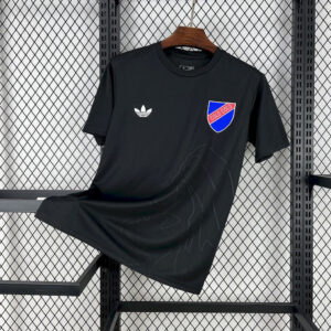 POLERA DE SALIDA CENTENARIO COLO COLO 2025 VERSIÓN FAN