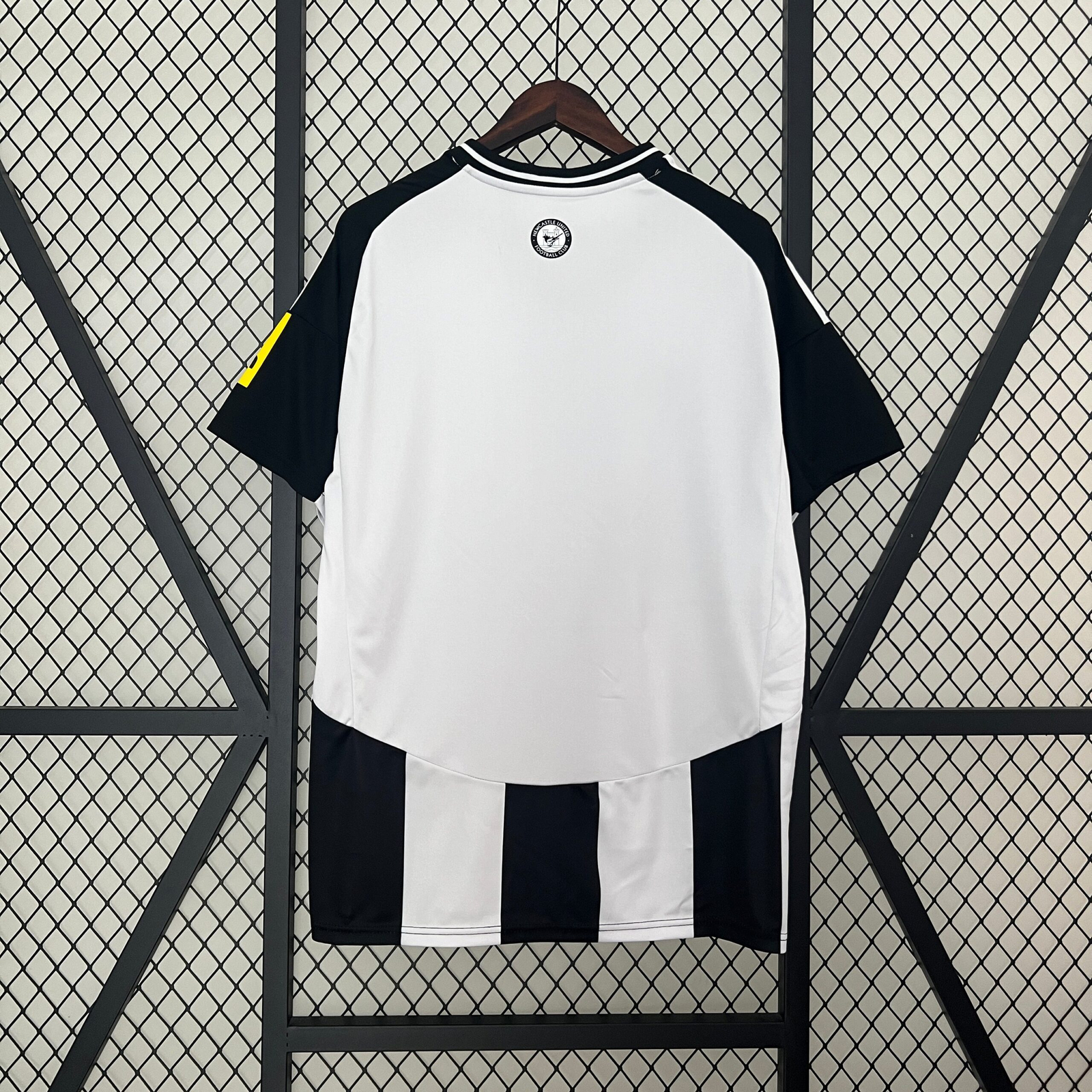 CAMISETA PRIMERA EQUIPACIÓN NEWCASTLE 24/25 VERSIÓN FAN - Imagen 7