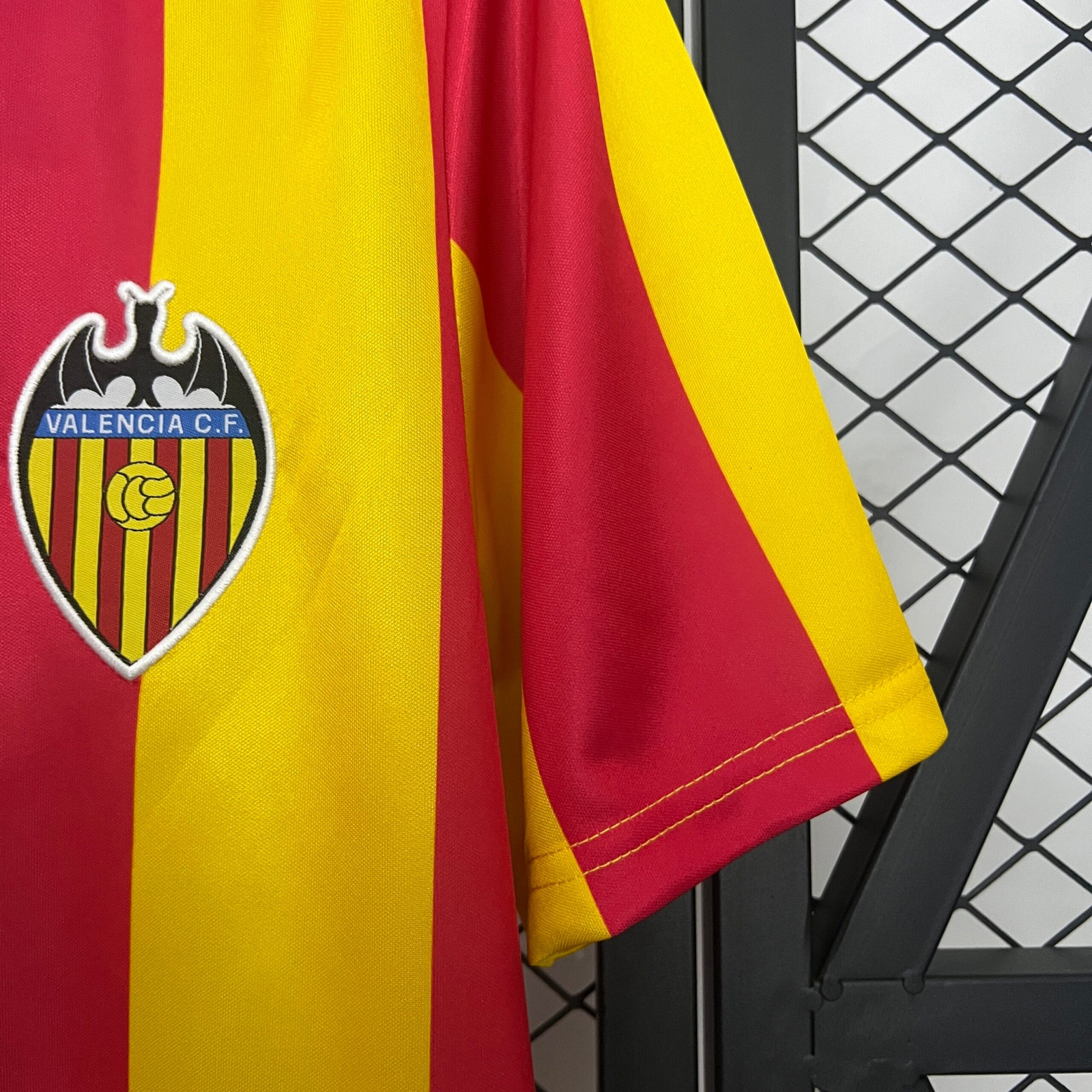 CAMISETA SEGUNDA EQUIPACIÓN VALENCIA 1980/81 - Imagen 5