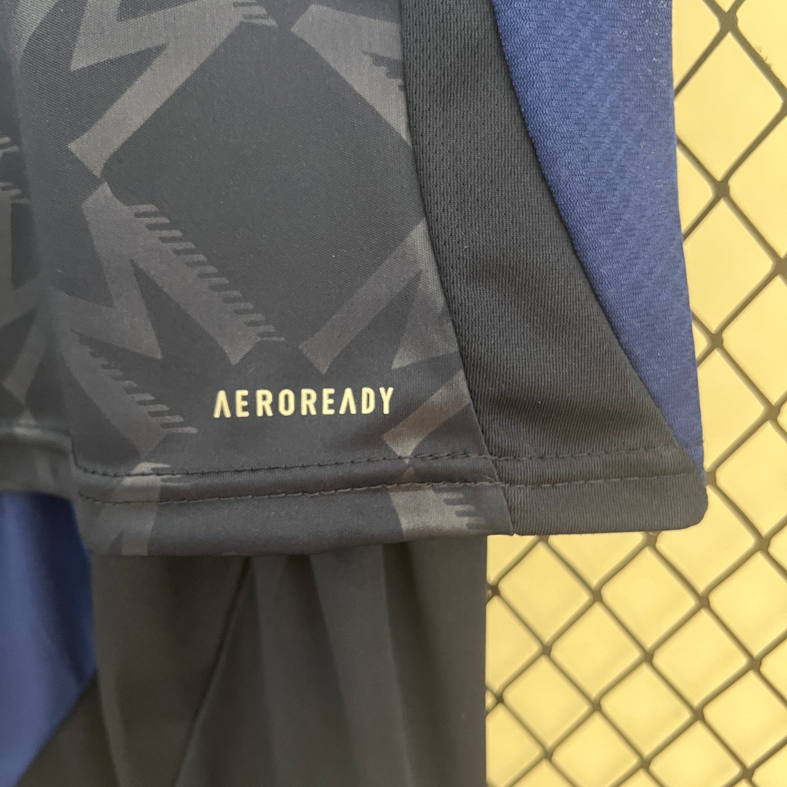 CAMISETA SEGUNDA EQUIPACIÓN MANCHESTER UNITED 24/25 VERSIÓN INFANTIL - Imagen 6