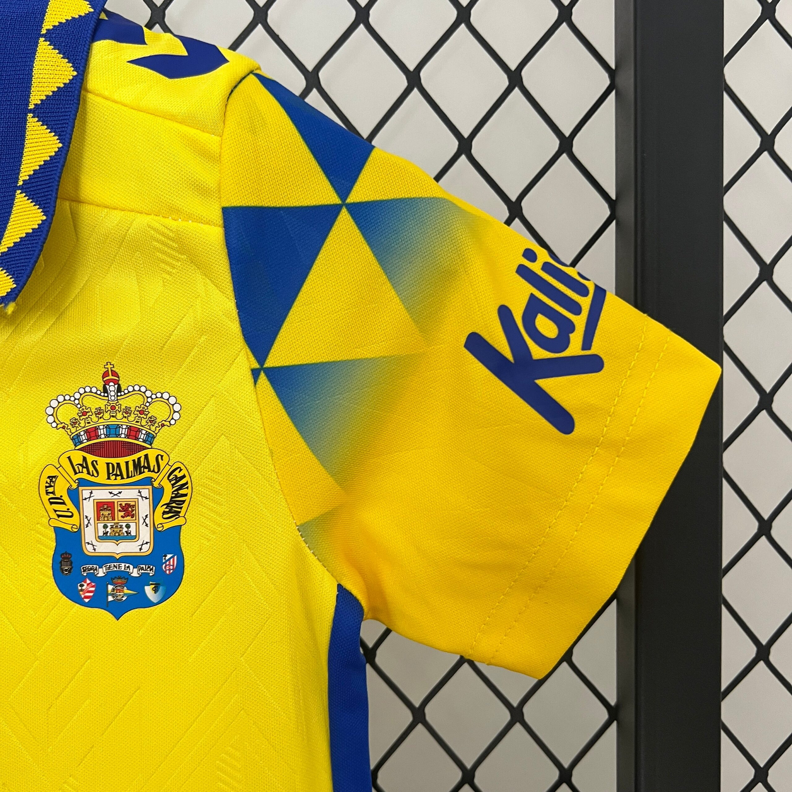 CAMISETA PRIMERA EQUIPACIÓN U. D. LAS PALMAS 24/25 VERSIÓN INFANTIL - Imagen 5