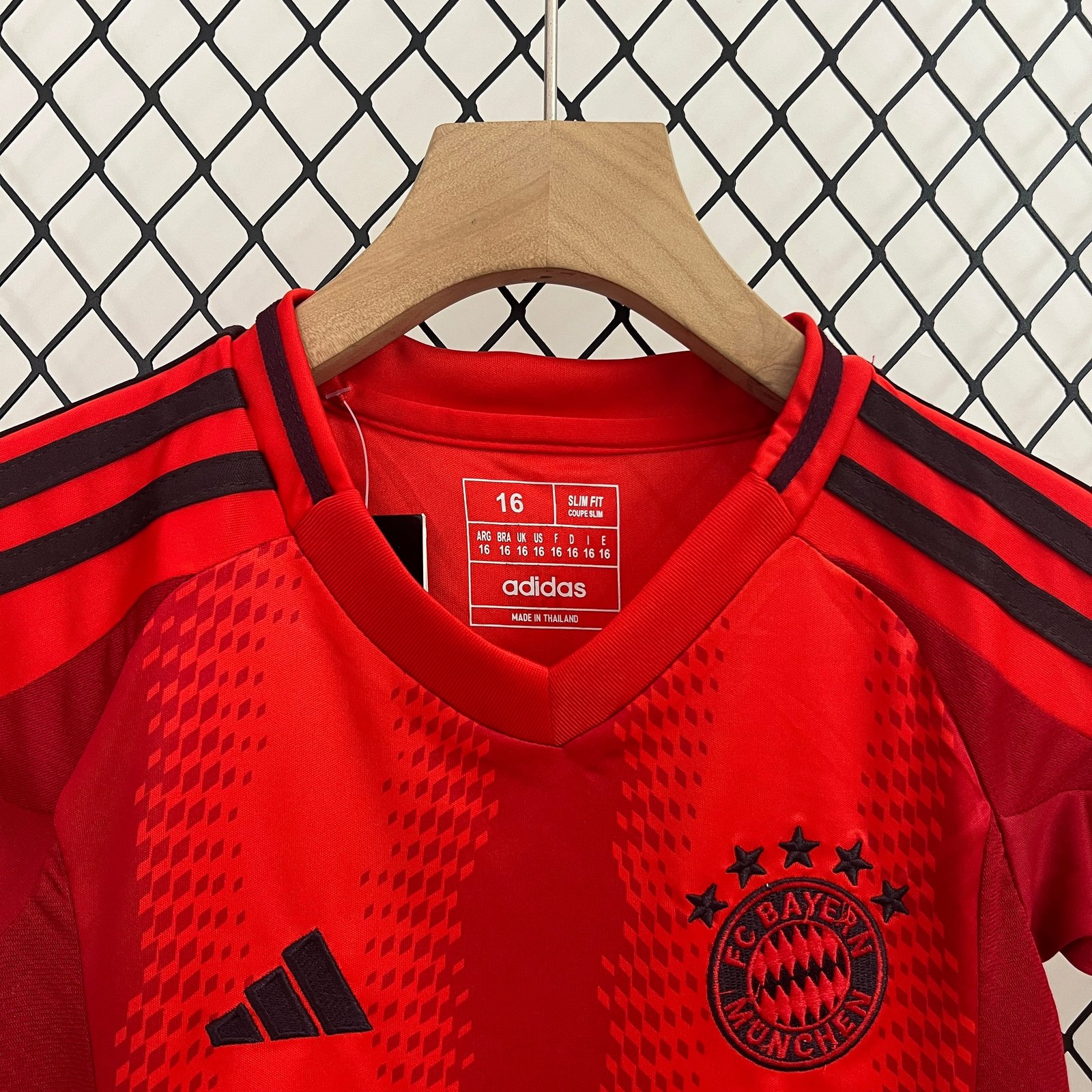 CAMISETA PRIMERA EQUIPACIÓN BAYERN MUNICH 24/25 VERSIÓN INFANTIL - Imagen 2