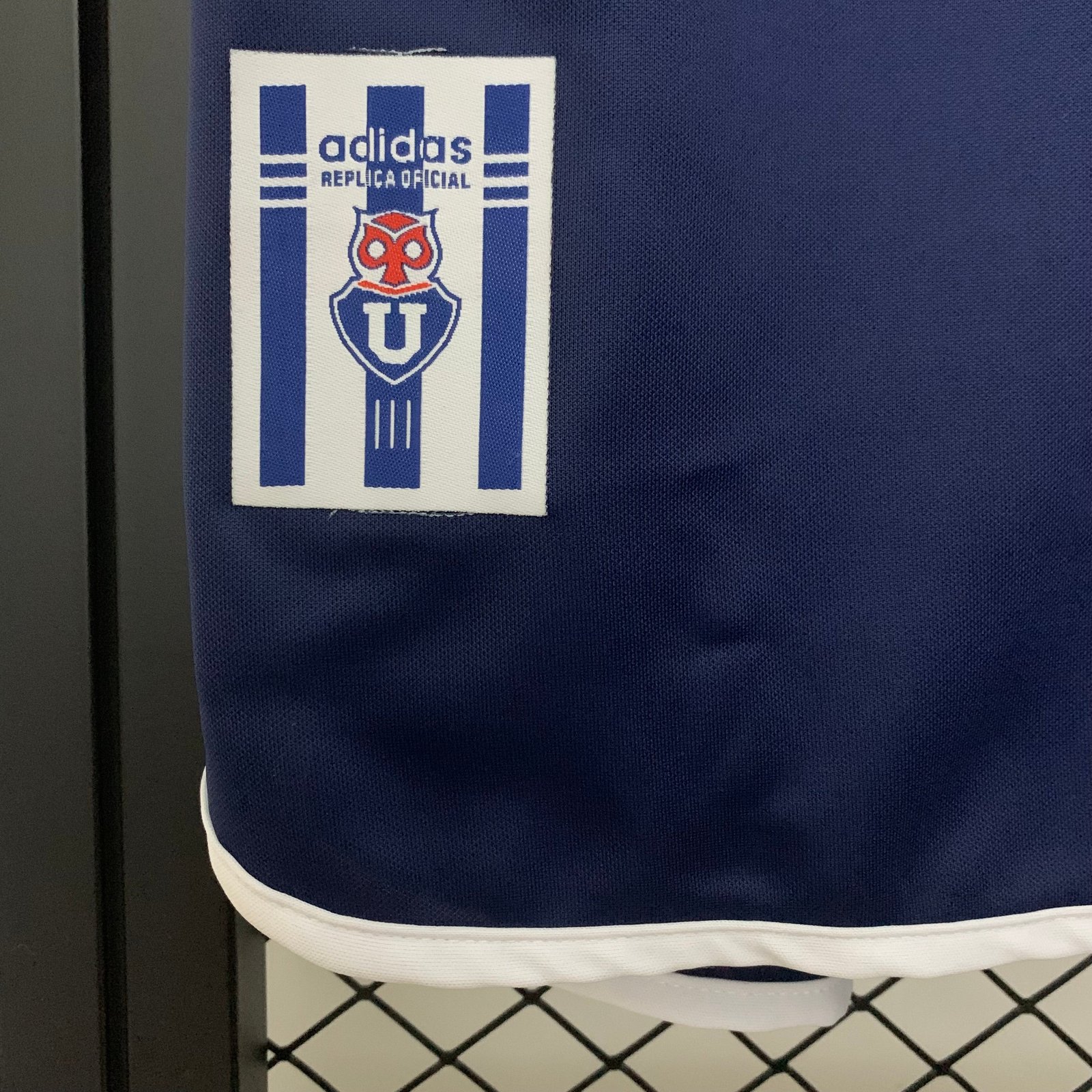 CAMISETA PRIMERA EQUIPACIÓN U. DE CHILE 2001/02 - Imagen 7