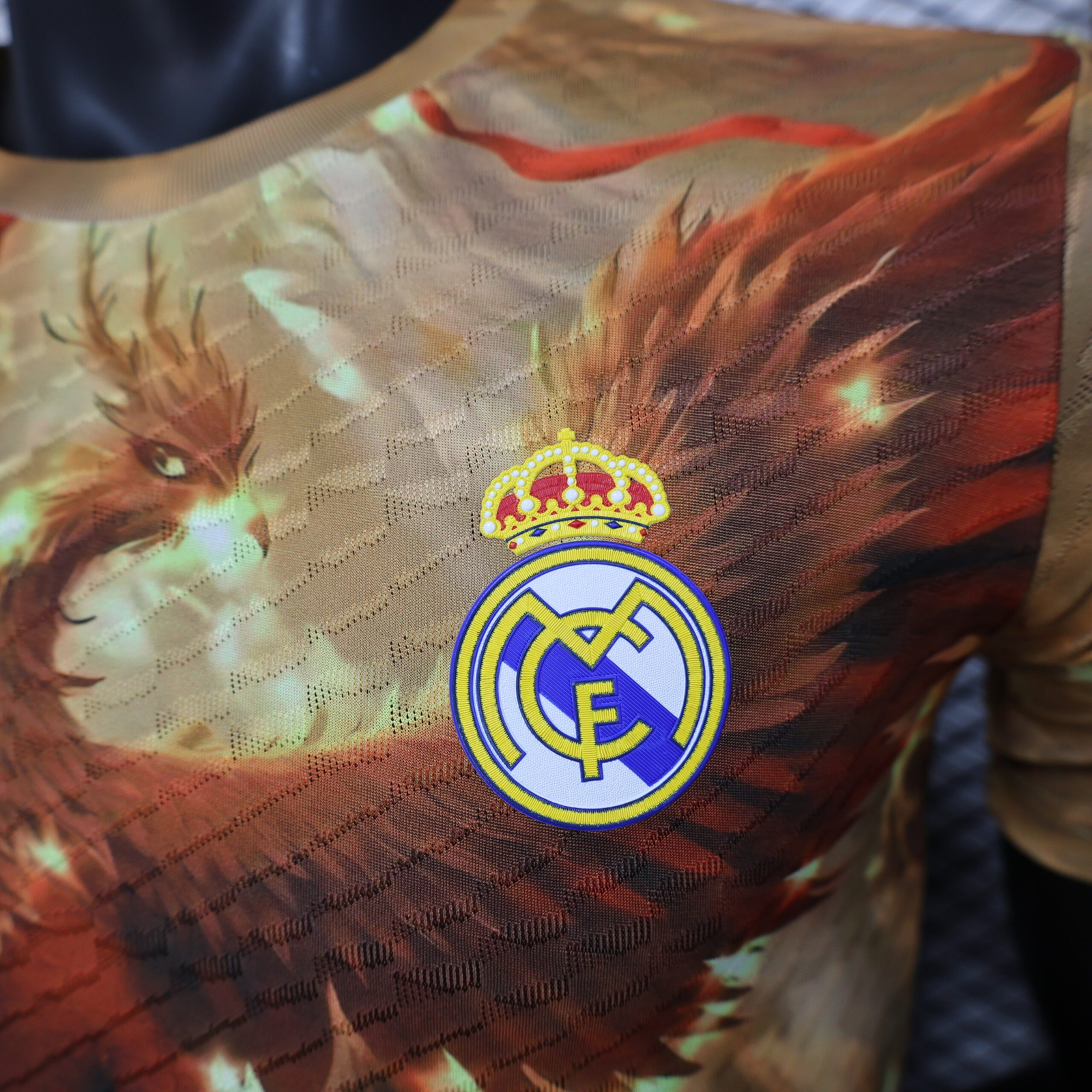 CAMISETA CONCEPTO REAL MADRID 24/25 VERSIÓN JUGADOR - Imagen 4
