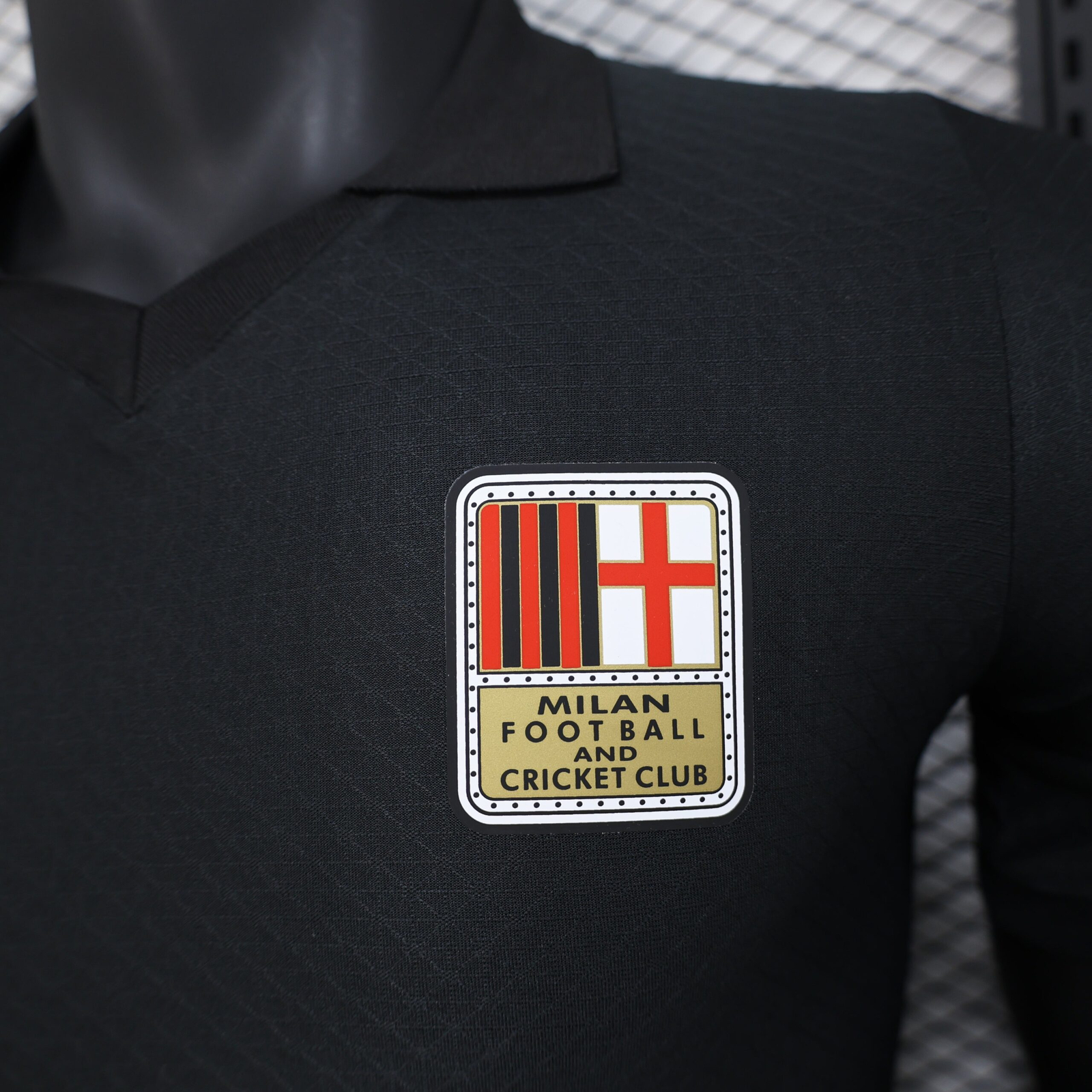 CAMISETA EDICIÓN ESPECIAL AC MILAN 24/25 VERSIÓN JUGADOR - Imagen 3