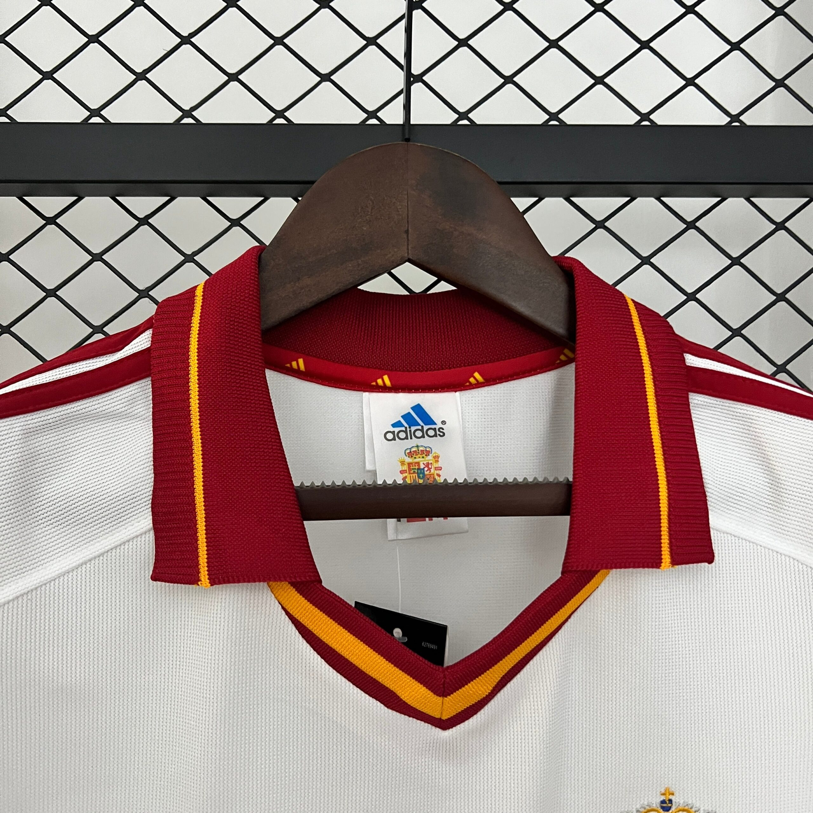 CAMISETA SEGUNDA EQUIPACIÓN ESPAÑA 2000 - Imagen 2