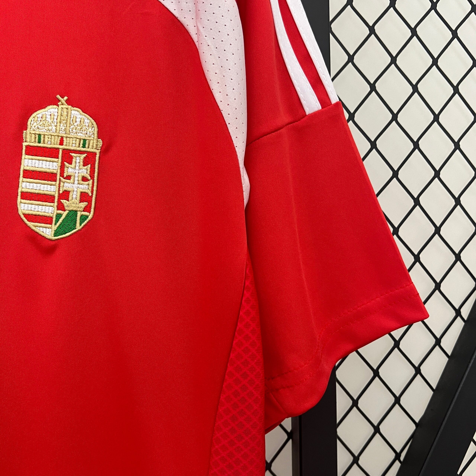CAMISETA PRIMERA EQUIPACIÓN HUNGRÍA 2024 VERSIÓN FAN - Imagen 6